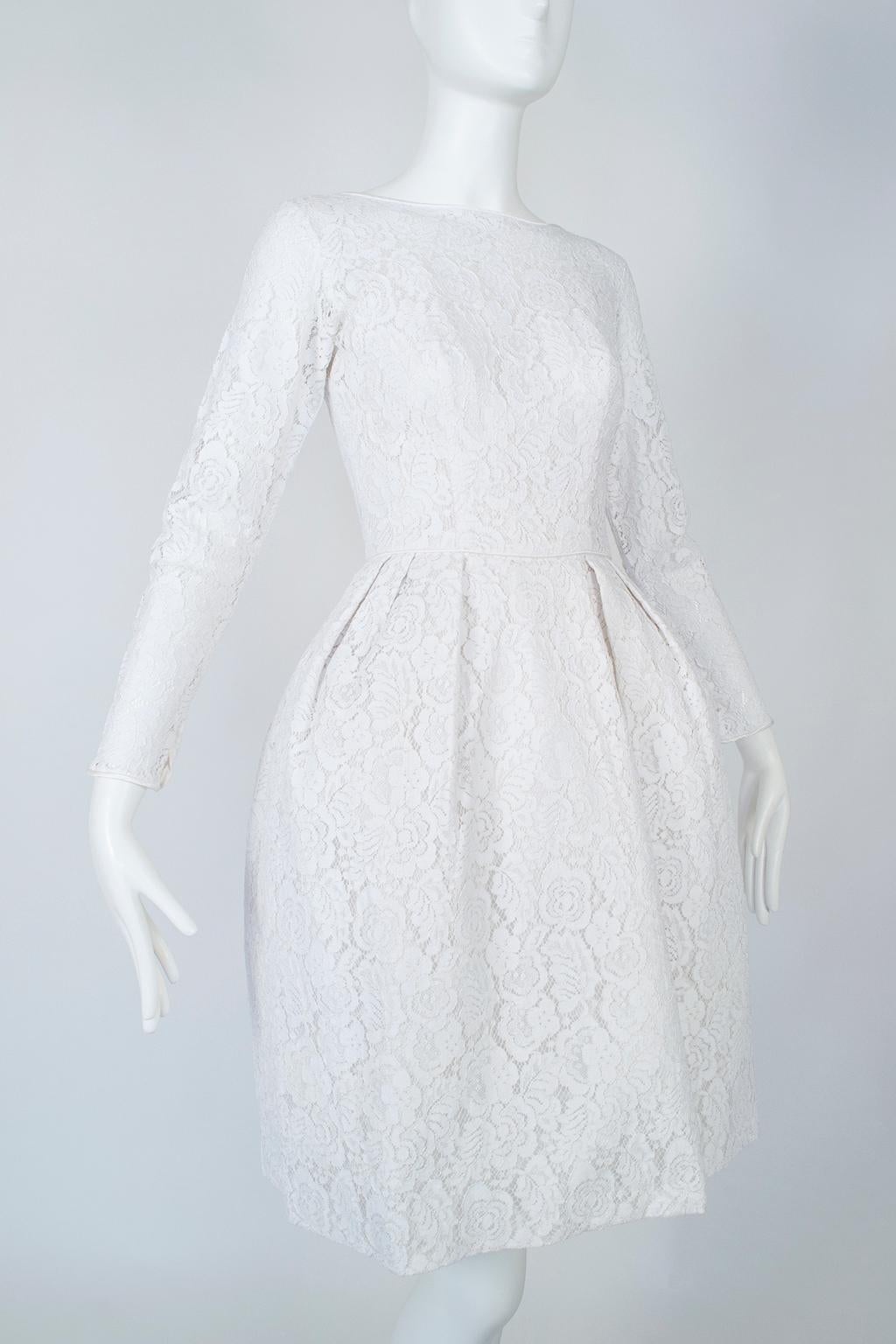 Gray White Lace Knee-Length Hip Pannier Robe Française Wedding Dress – XS, 1968
