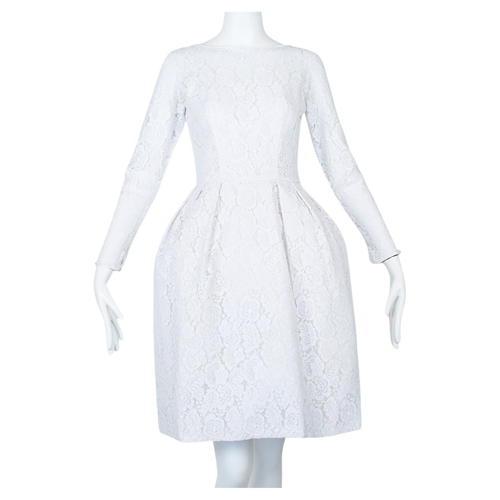 White Lace Knee-Length Hip Pannier Robe Française Wedding Dress – XS, 1968
