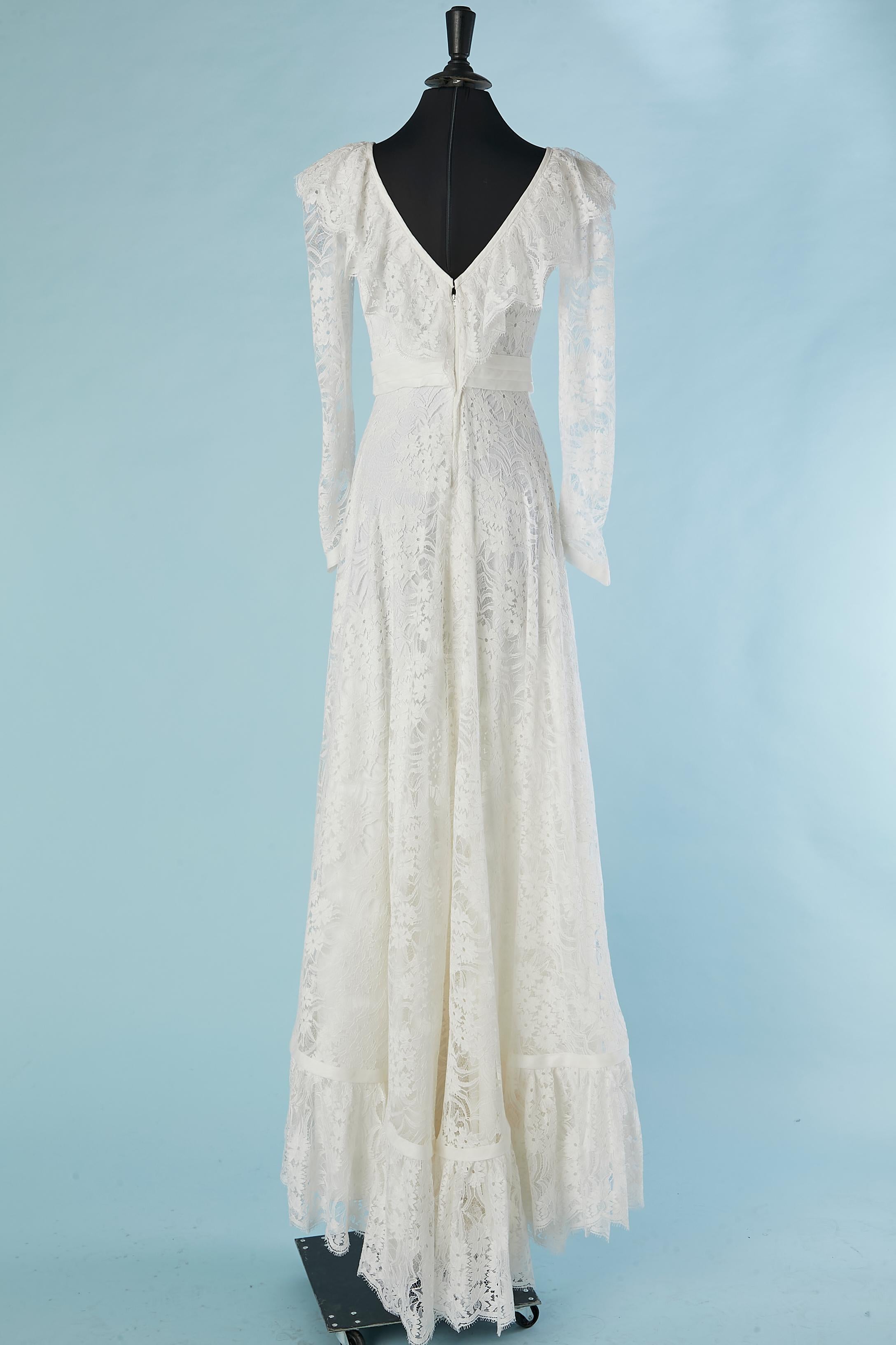Vestido de novia de encaje blanco con volantes Les mariées de Jacques Heim en venta 2