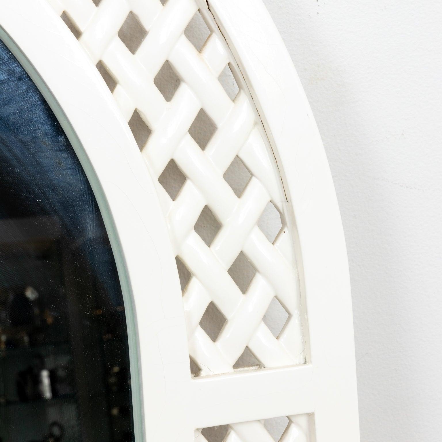 Late 20th Century White lacquer Arched Lattice Mirror For Sale