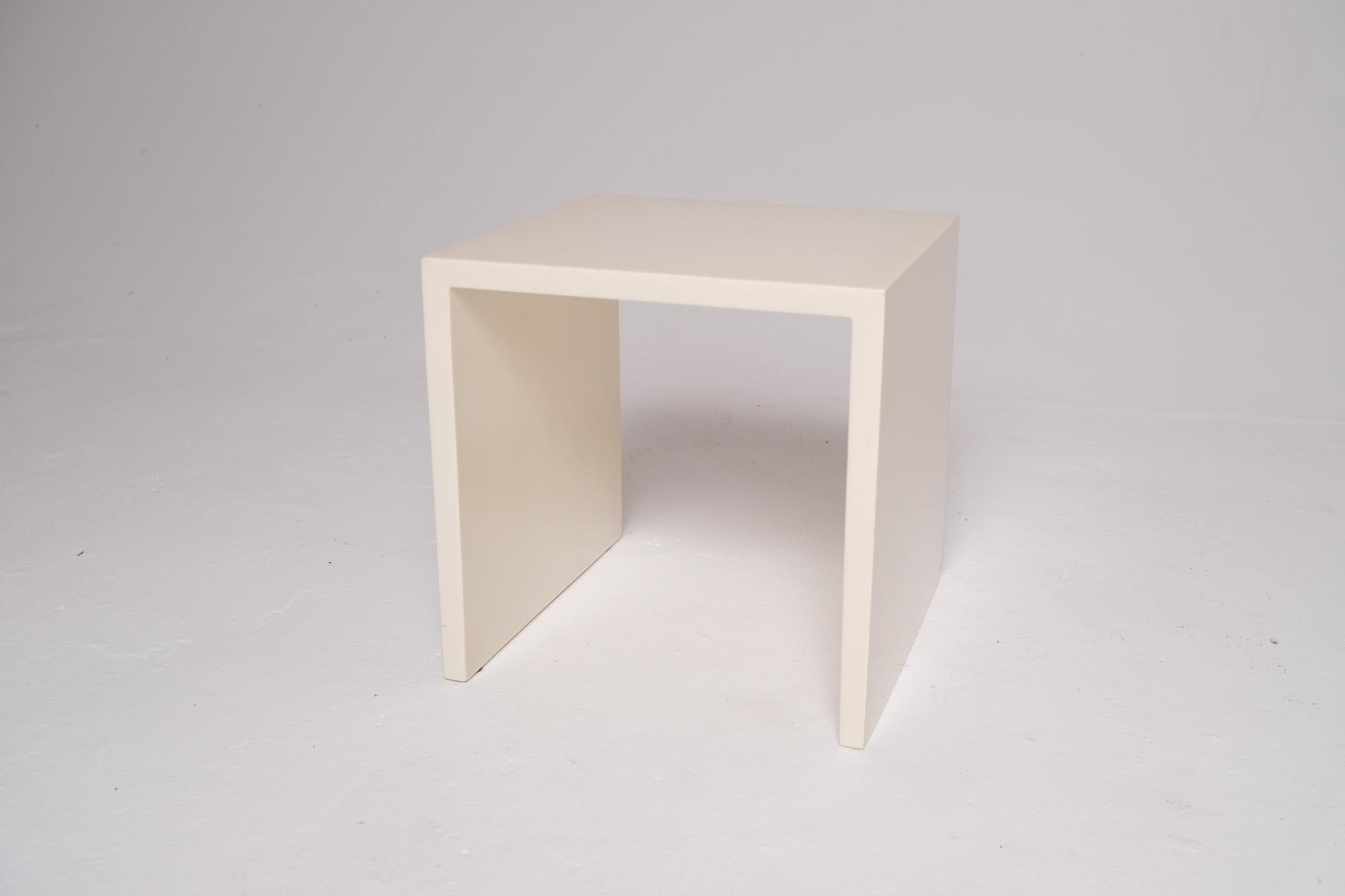 Minimalist White Lacquer Cube Side Table For Sale