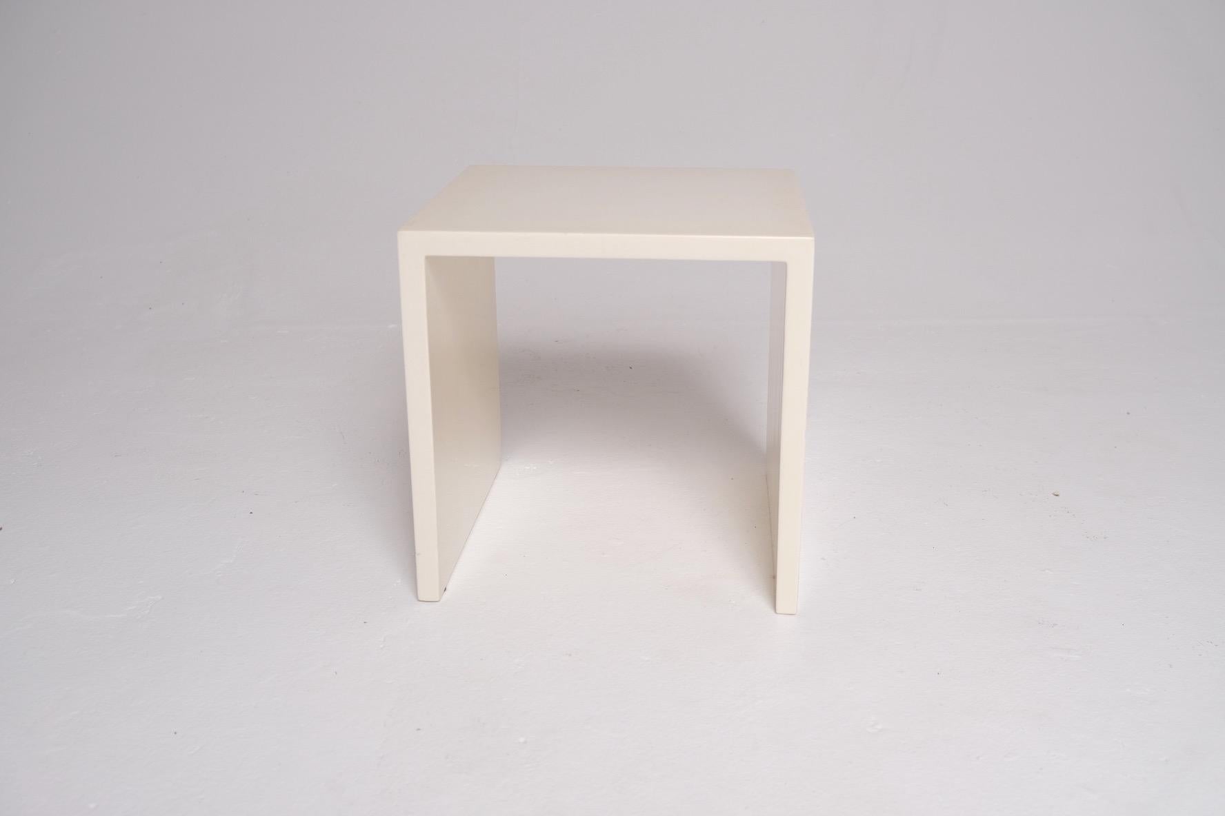 Minimalist White Lacquer Cube Side Table For Sale