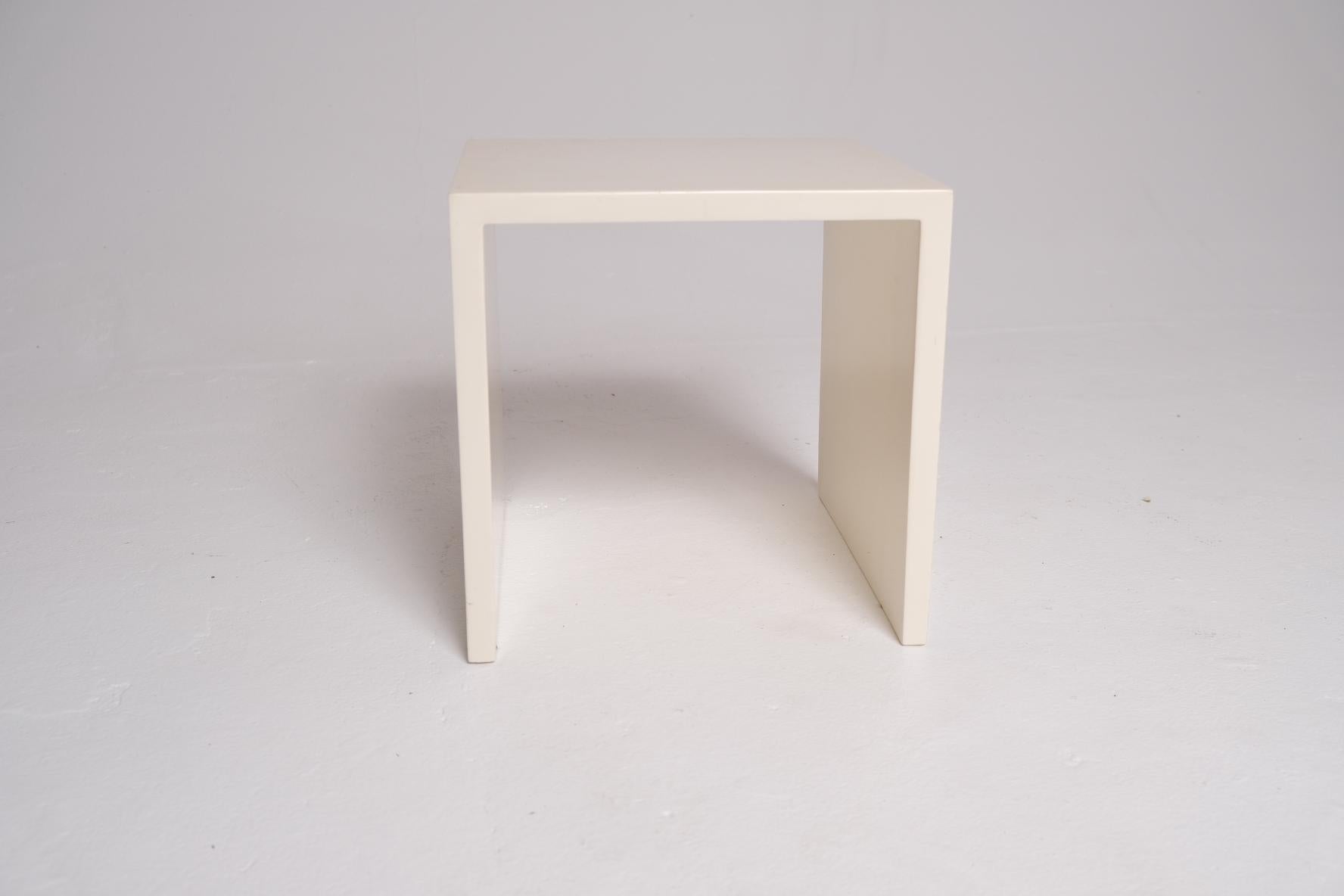 Contemporary White Lacquer Cube Side Table For Sale