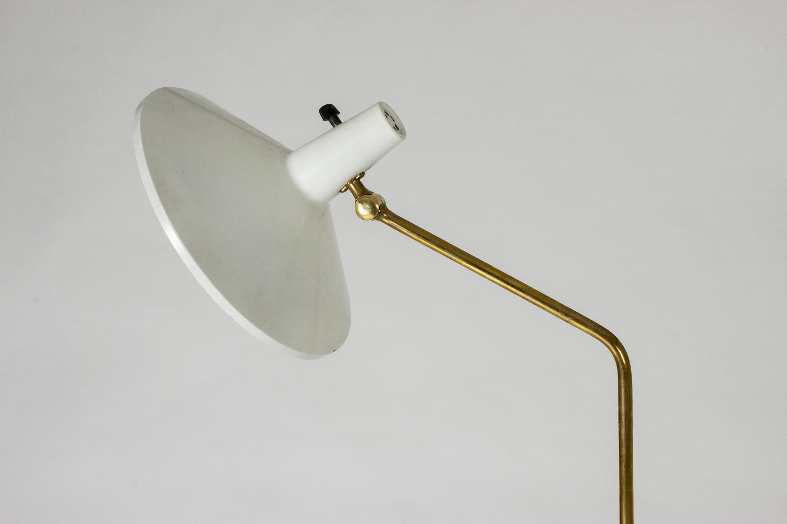 Weiße lackierte stehlampe by Bertil Brisborg (Metall) im Angebot