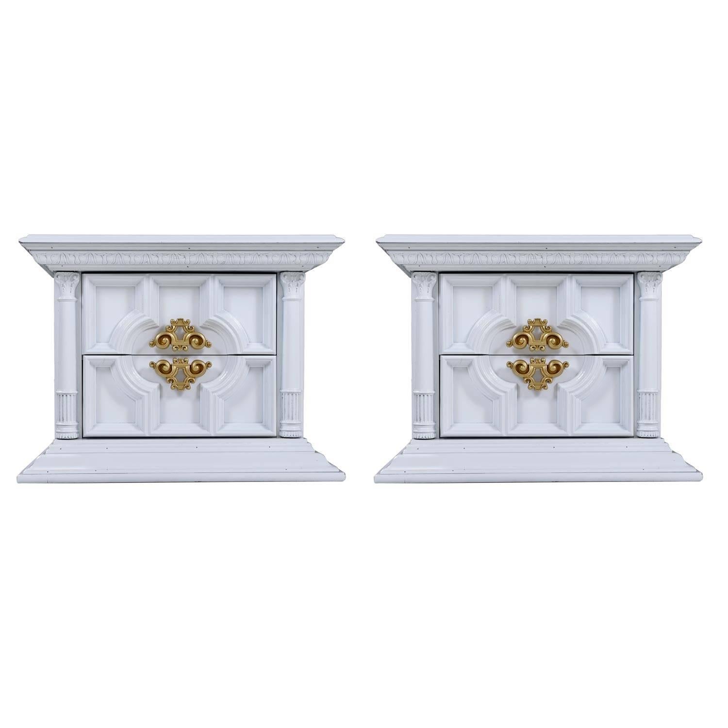 These gorgeous pieces remind us of the phenomenal architecture possessed by the great monuments from Greek antiquity which adorn the Acropolis. The gold painted handles add a splash of glitz and glamour which elevates the Hollywood Regency feel.