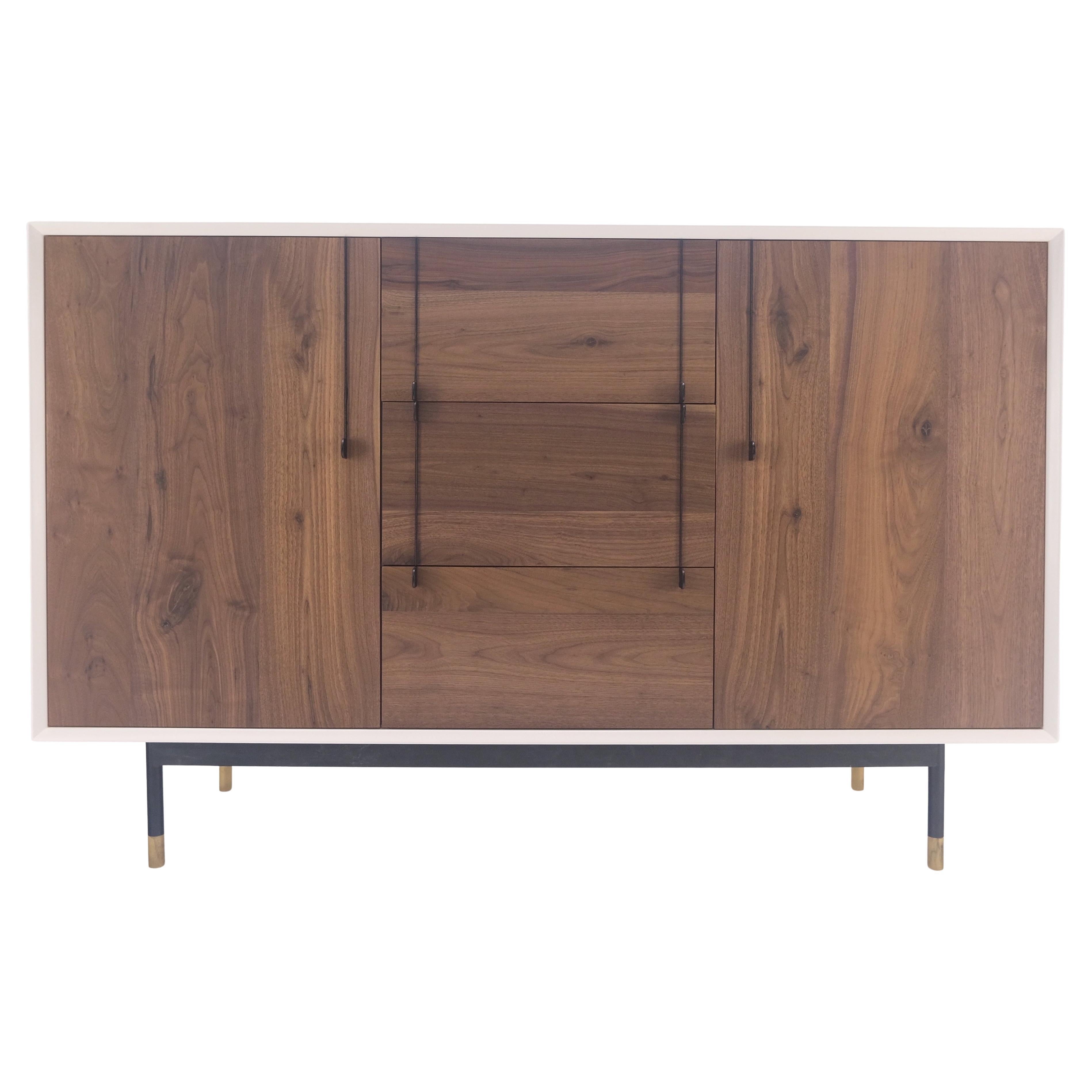Weißer Lack & Nussbaum 3 Schubladen Zwei Fächer Credenza Mid Century MINT (Moderne) im Angebot