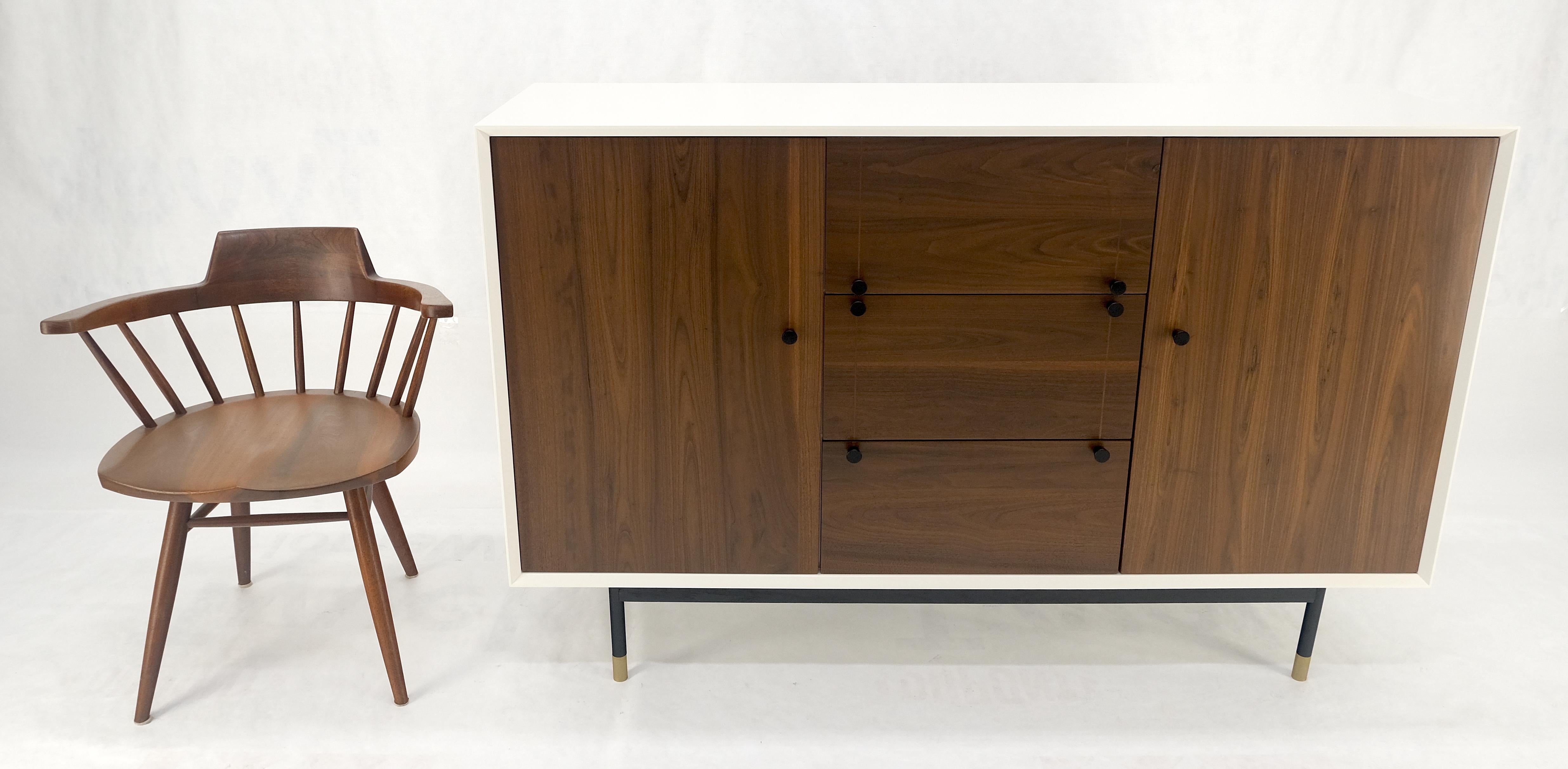 Cassettone Credenza a due ante e 3 cassetti, alto 39