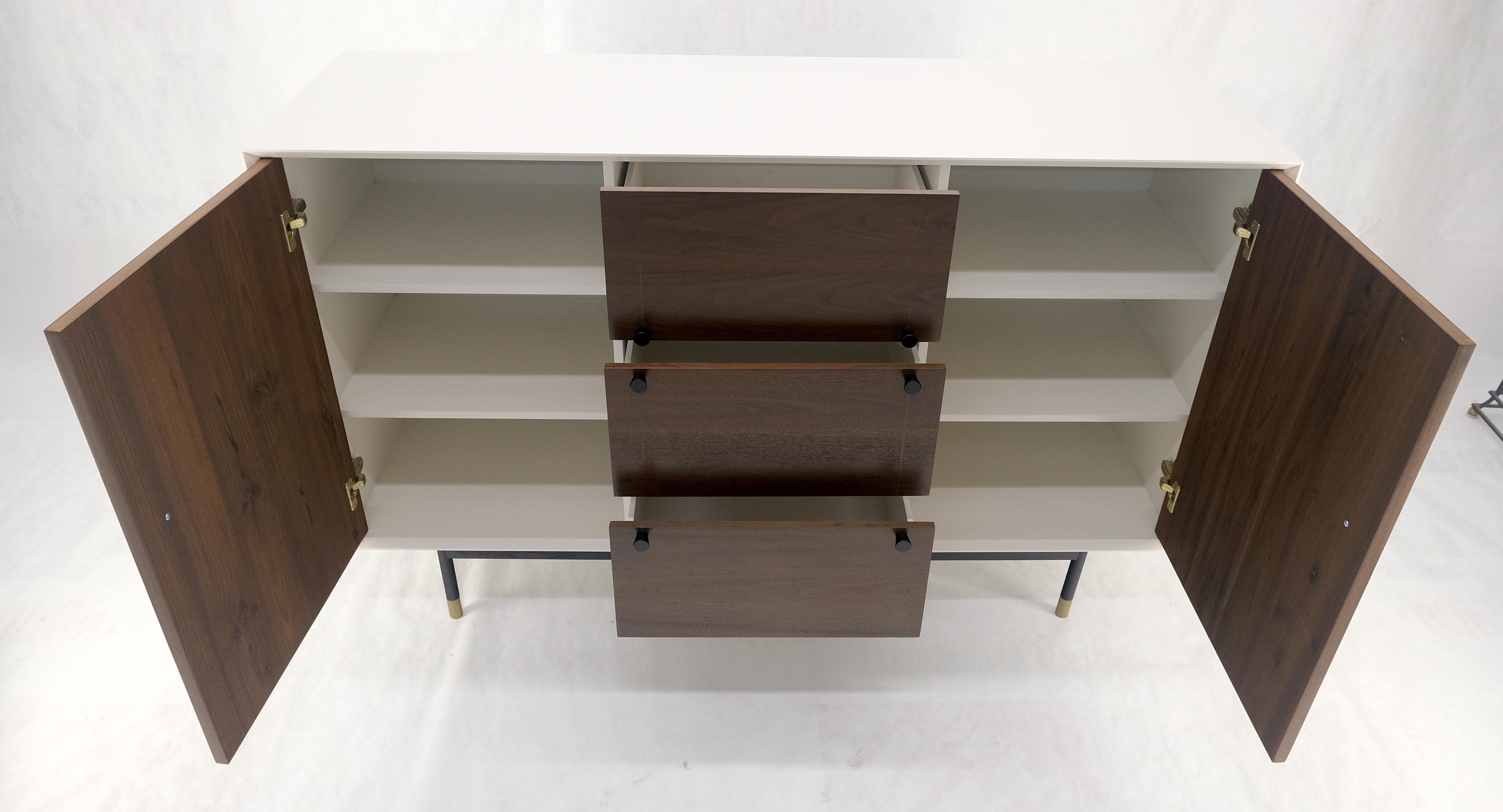 Cassettone Credenza a due ante e 3 cassetti, alto 39