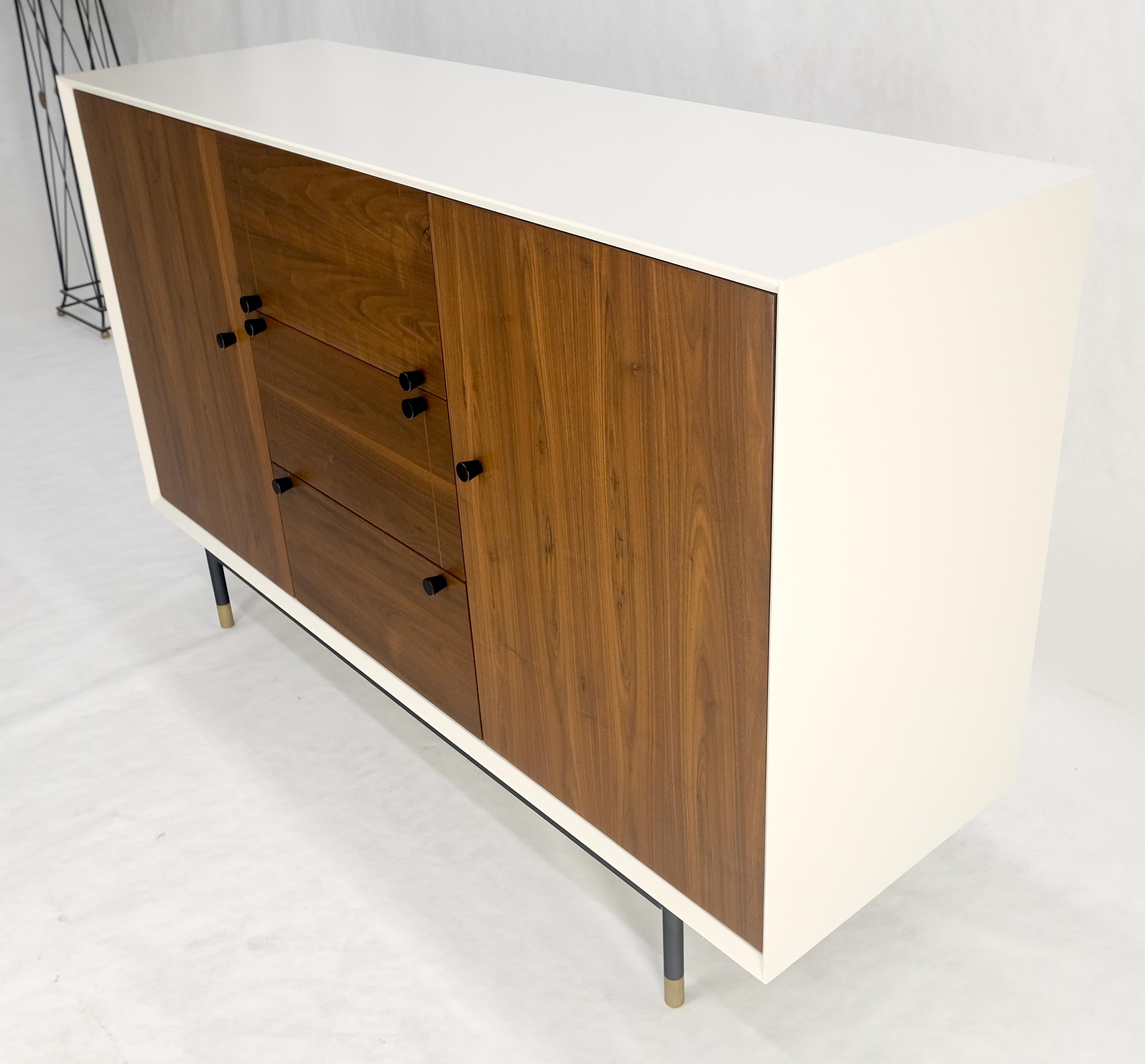 Cassettone Credenza a due ante e 3 cassetti, alto 39
