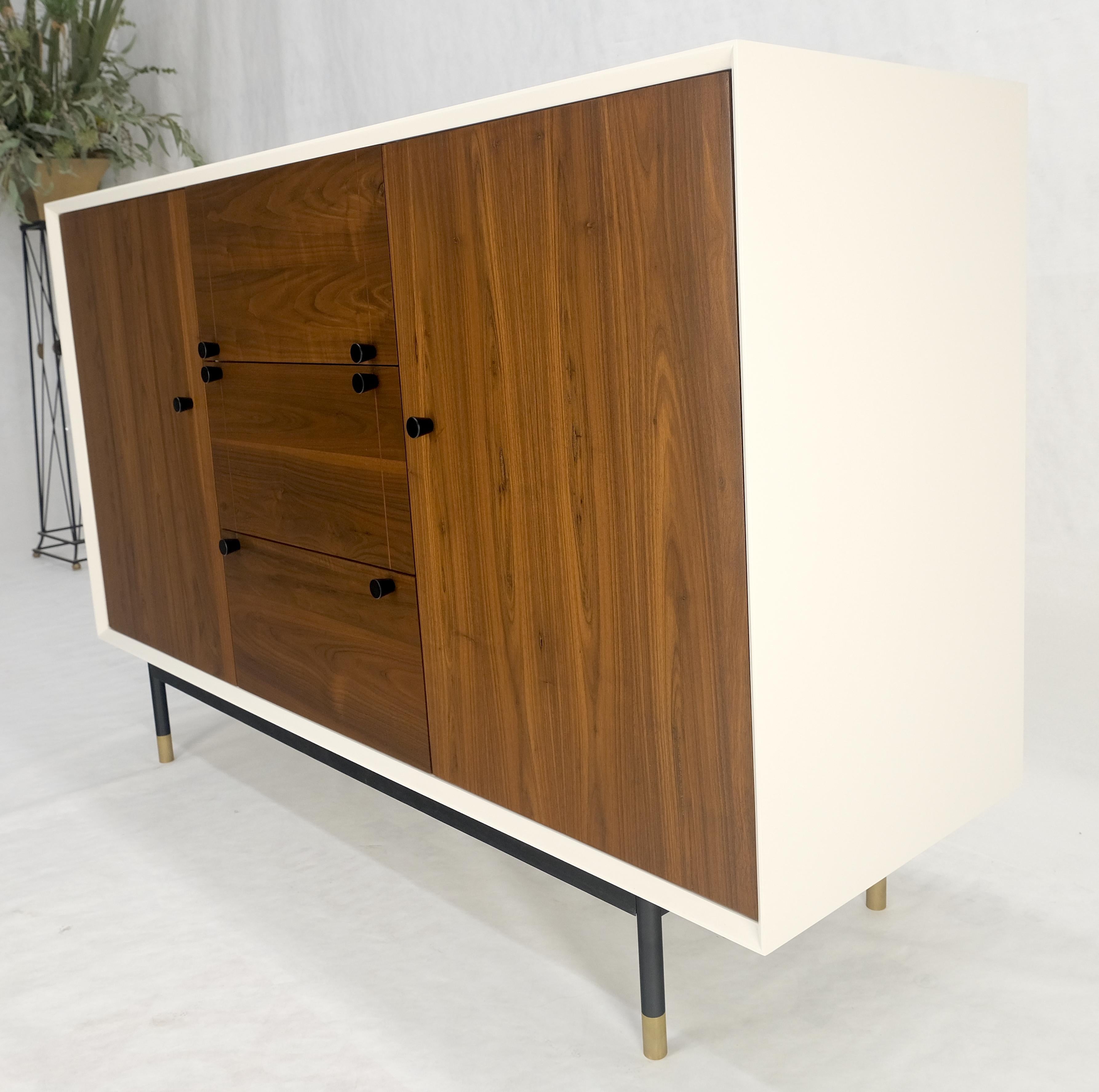 Cassettone Credenza a due ante e 3 cassetti, alto 39