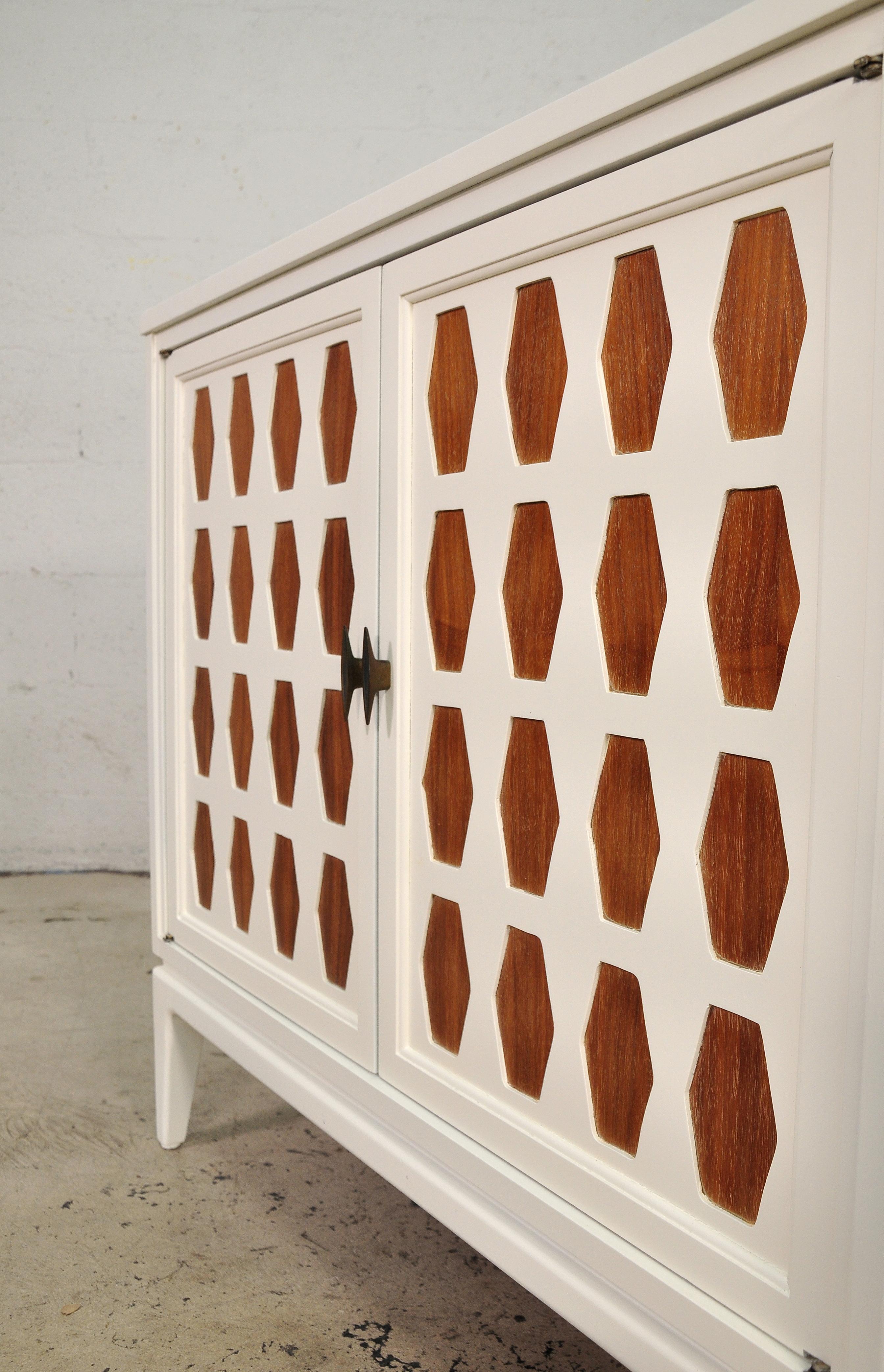 White Lacquer, Walnut and Brass Mid-Century Cabinet For Sale 3