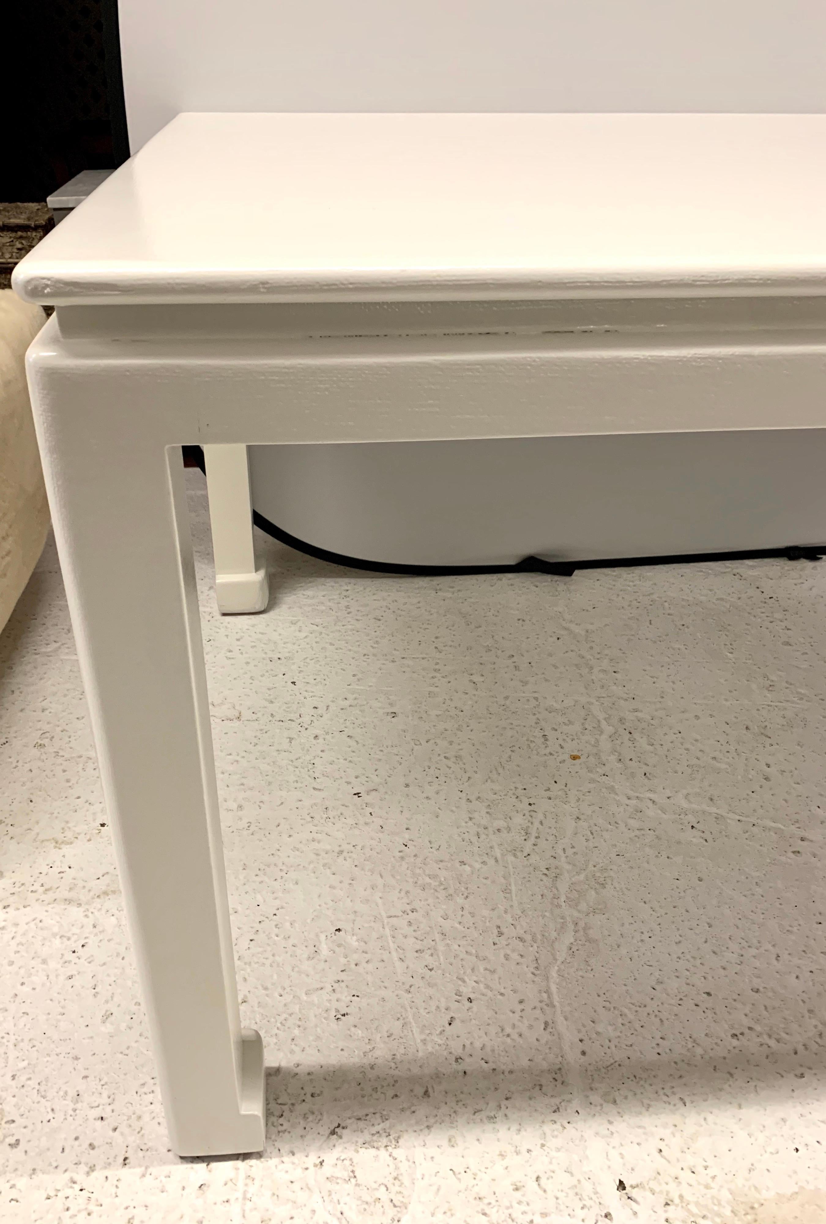 white lacquer dining table