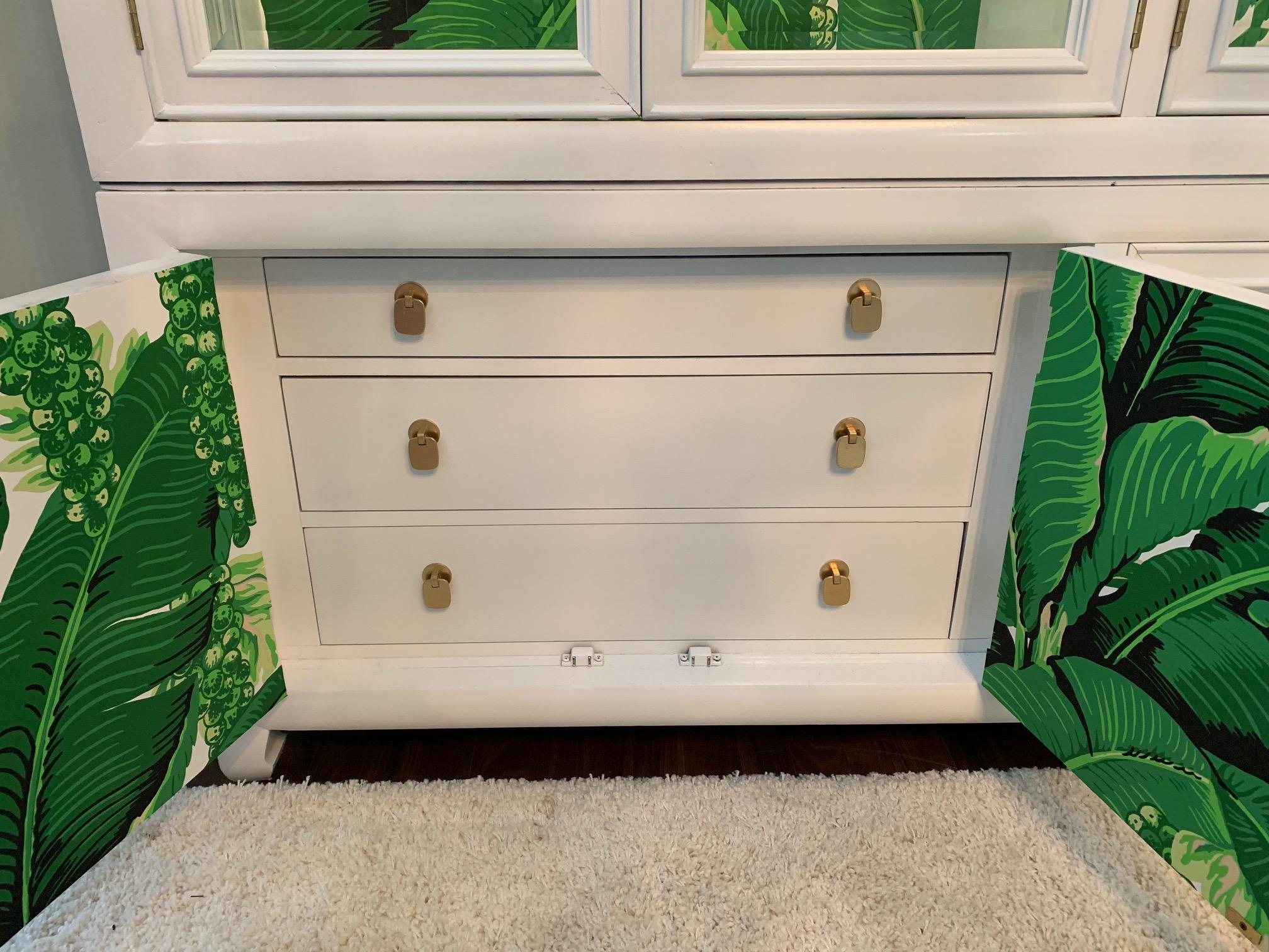 White Lacquered Asian Chinoiserie Lighted Cabinet by Century 3