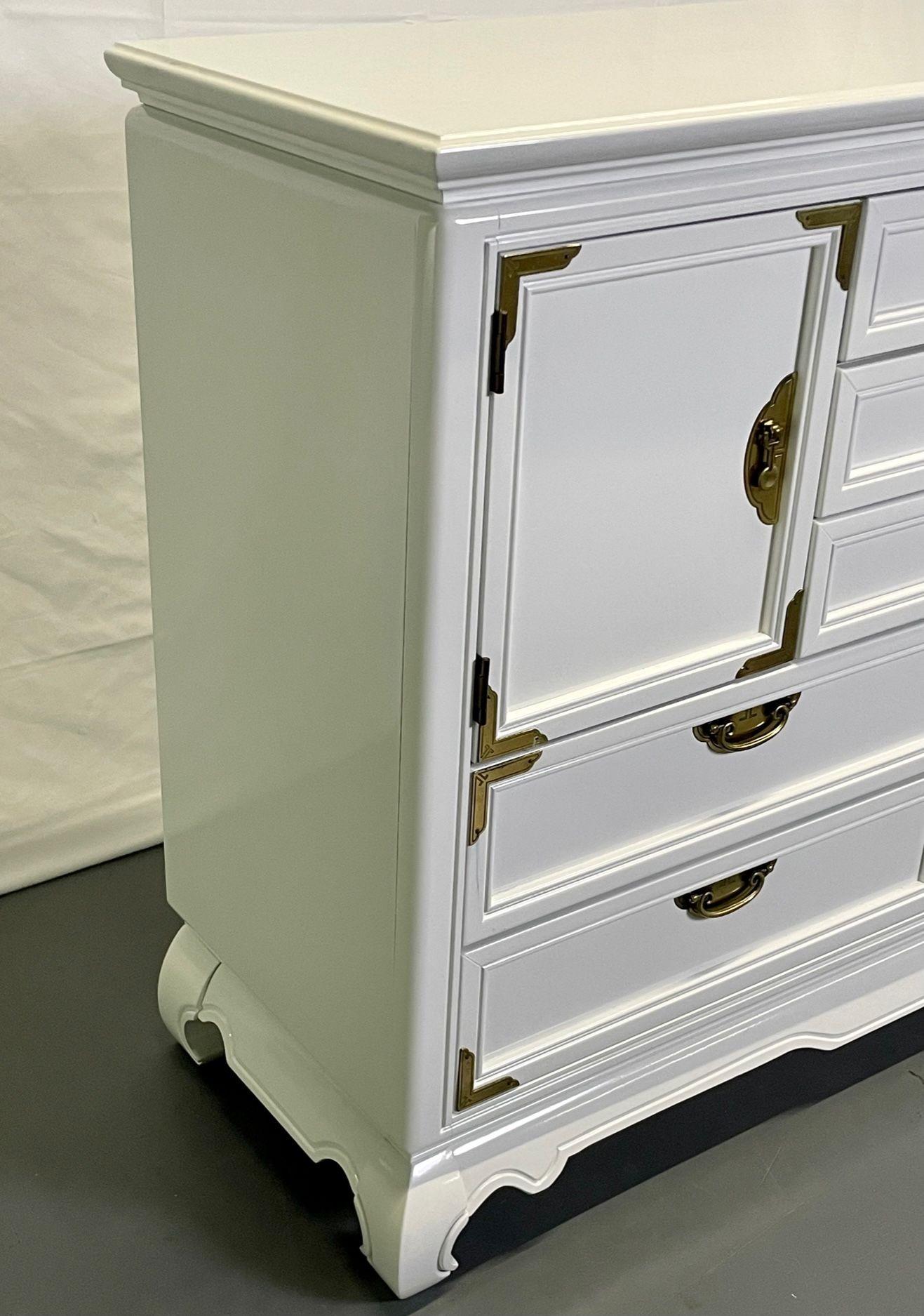White Lacquered Campaign Style Chest, Cabinet or Mini Armiore For Sale 5