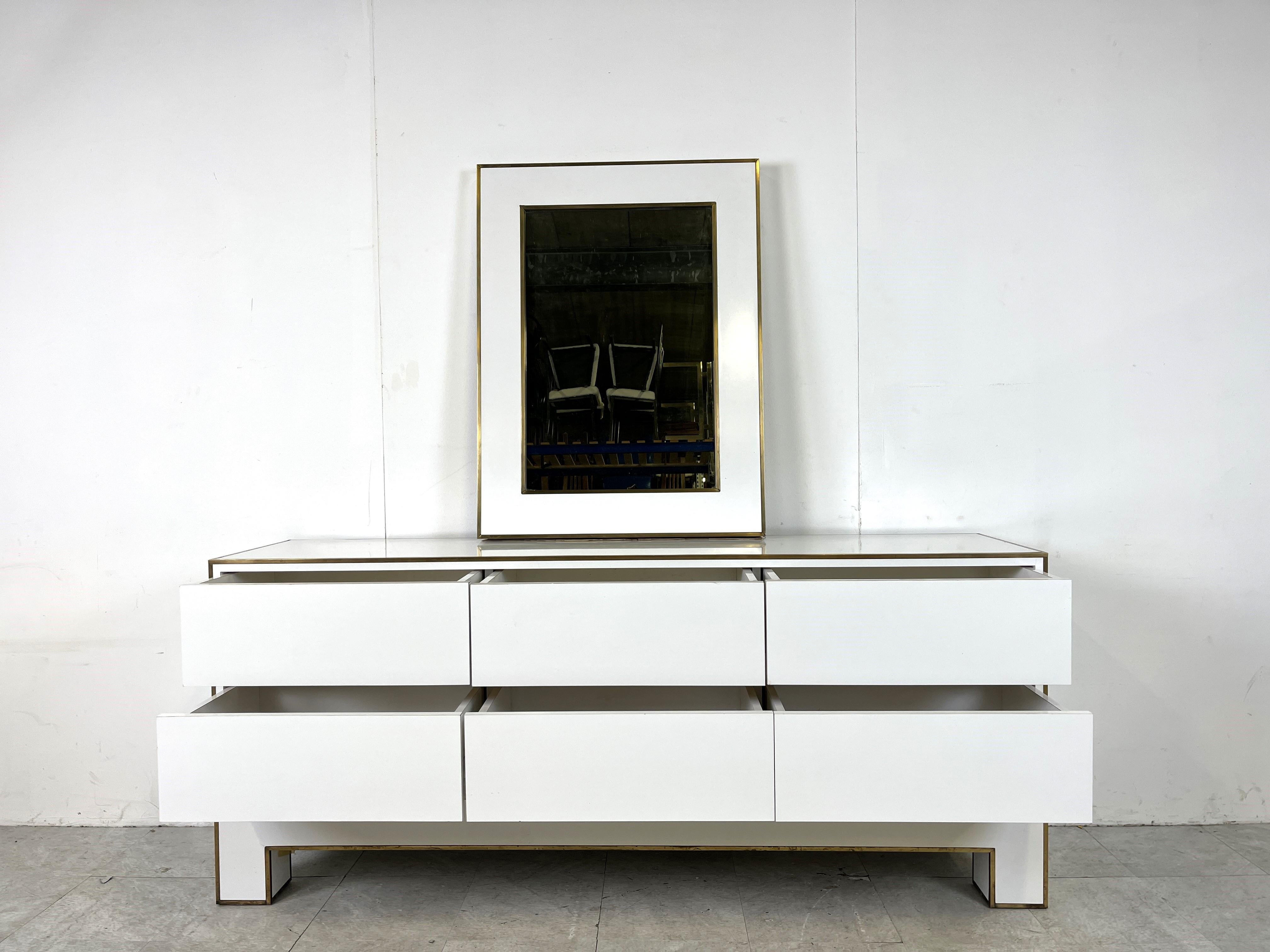 Fine XX secolo Credenza laccata bianca di Alain Delon con specchio, anni '70 in vendita