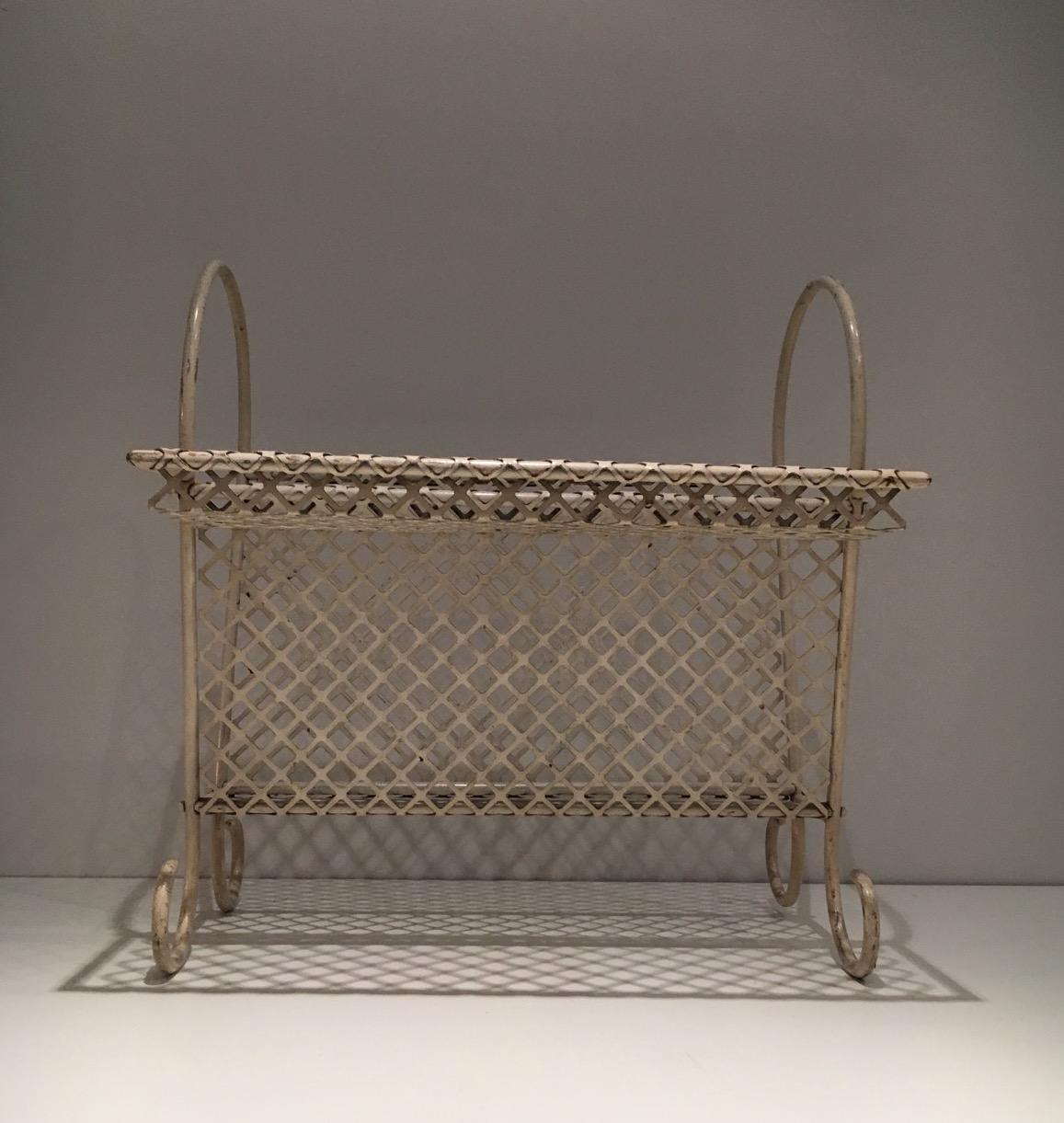 White Lacquered Et Perforated Magazine Rack, French Work in the Style of Mathieu For Sale 2