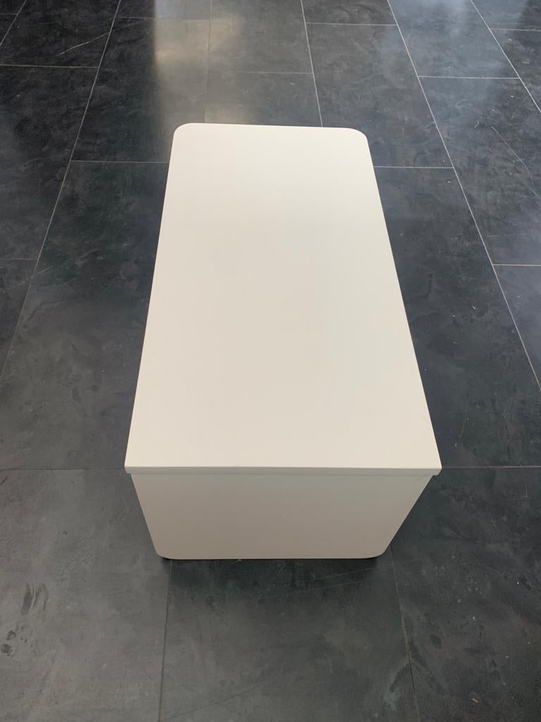 White Lacquered Multifunctional Coffee Table, 1970s In Good Condition For Sale In Montelabbate, PU
