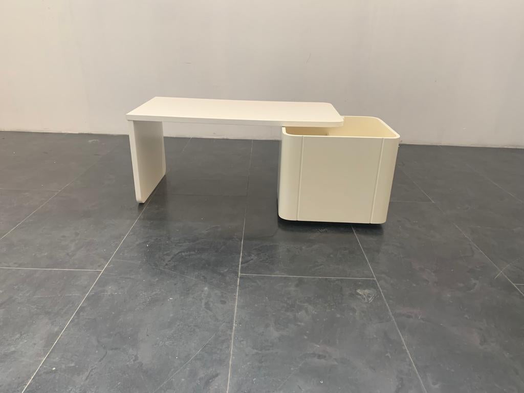 White Lacquered Multifunctional Coffee Table, 1970s For Sale 1
