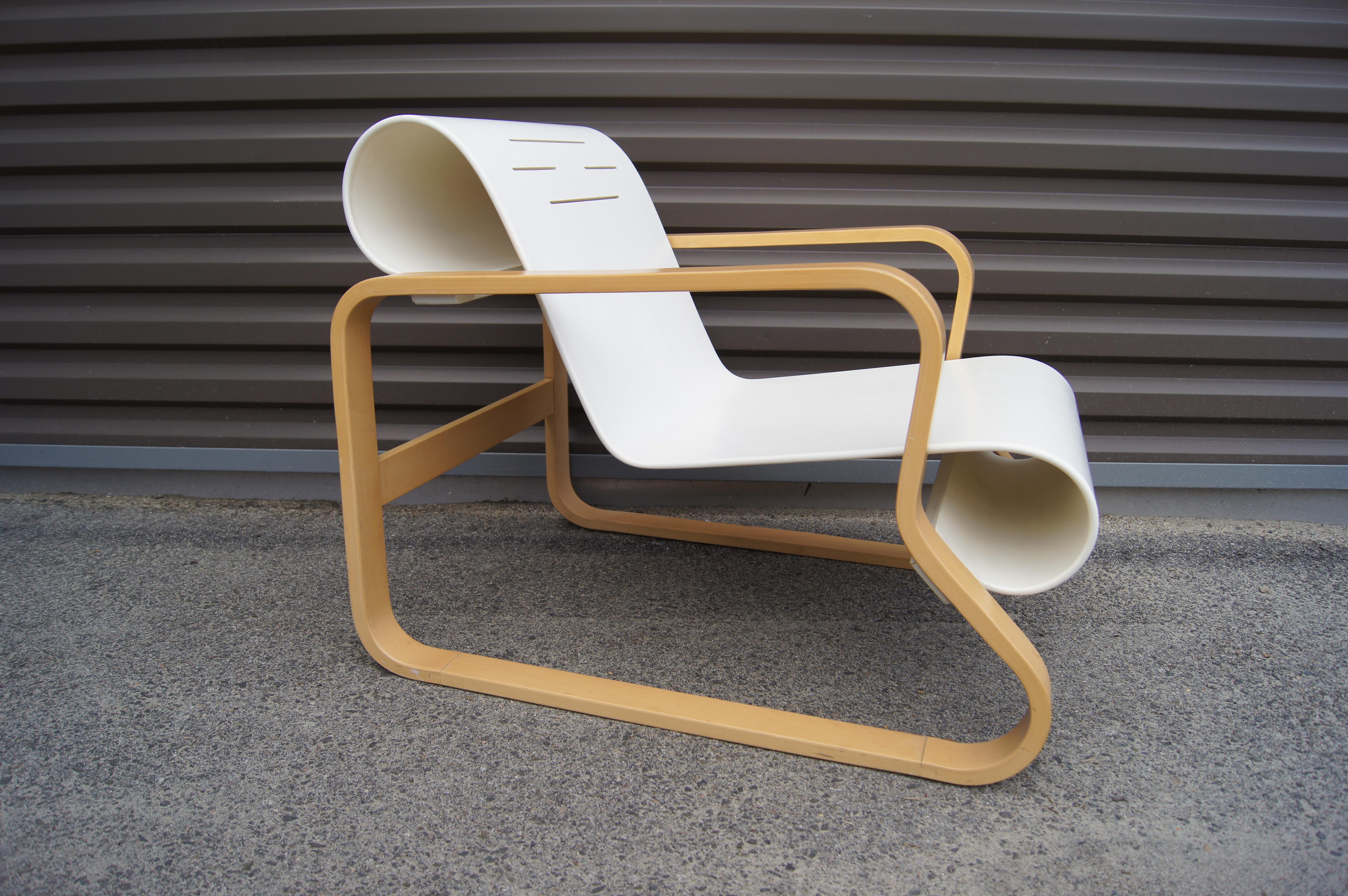 White-Lacquered Paimio 41 Armchair by Alvar Aalto In Good Condition In Dorchester, MA