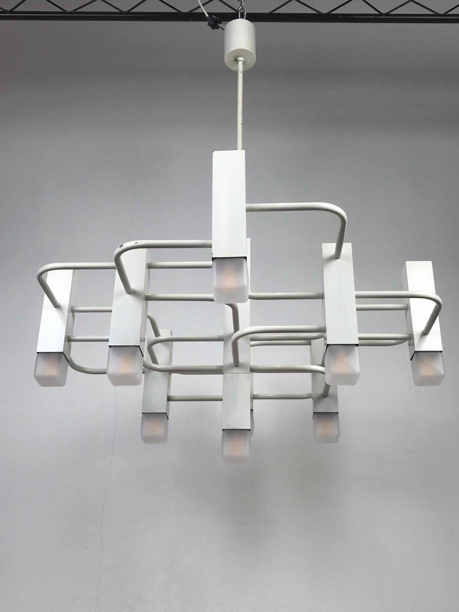 White lacquered SA Boulanger geometric chandelier designed by Gaetano Sciolari from the 1970s.

A good quality, great looking large Cubic or Geometric Sciolari Boulanger lamp or Boulanger chandelier which fits great in a modern, design or eclectic