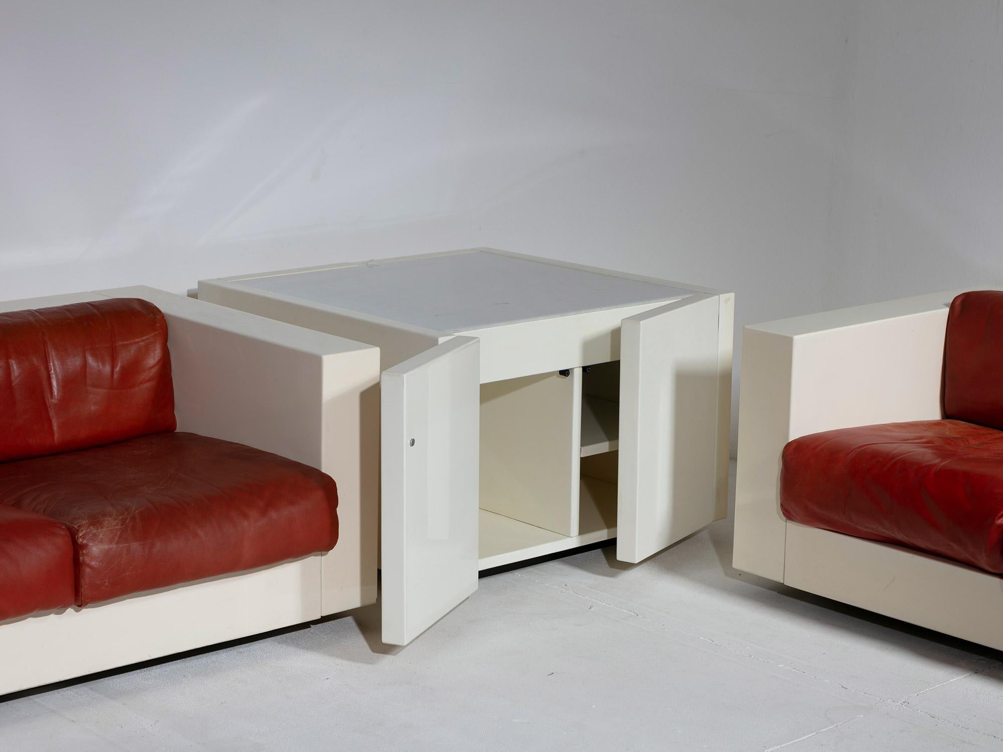 Leather White Lacquered 