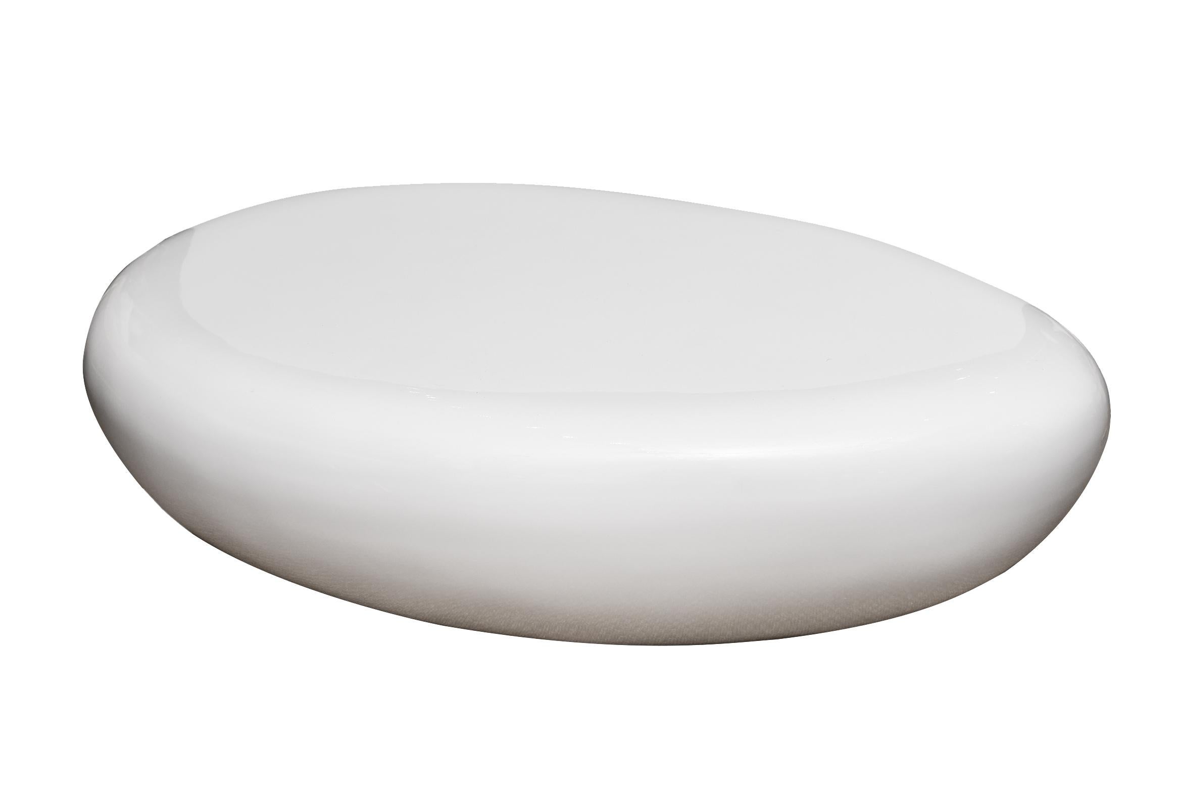 White Lacquered Sculptural Resin Bean Cocktail Table In Good Condition In North Miami, FL