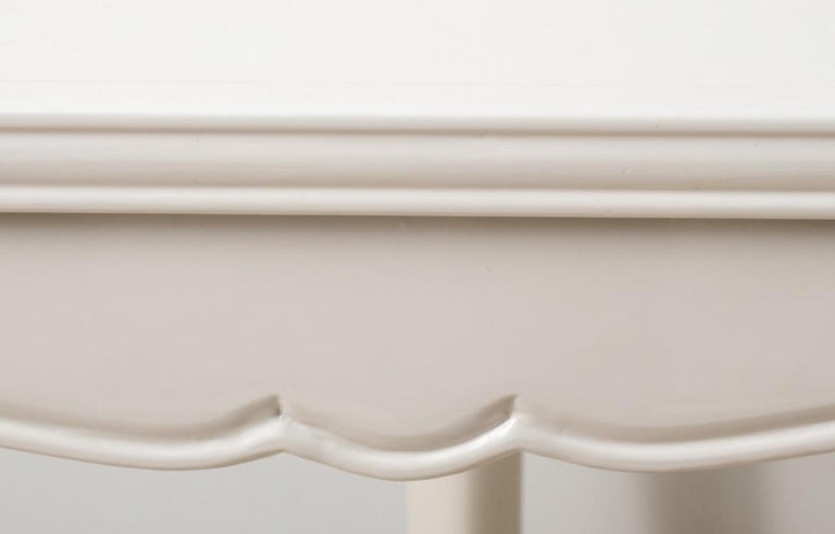 White Lacquered Triangular Nesting Tables, Set of 3 For Sale at 1stDibs