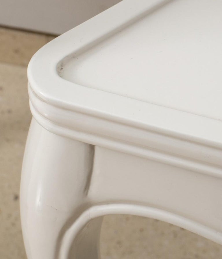 White Lacquered Triangular Nesting Tables, Set of 3 For Sale at 1stDibs