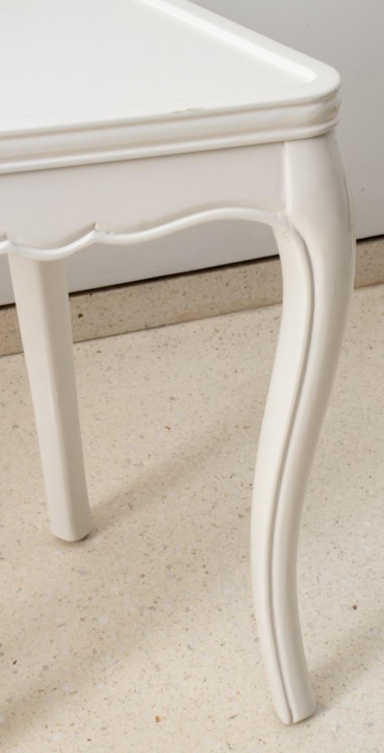 White Lacquered Triangular Nesting Tables, Set of 3 For Sale at 1stDibs