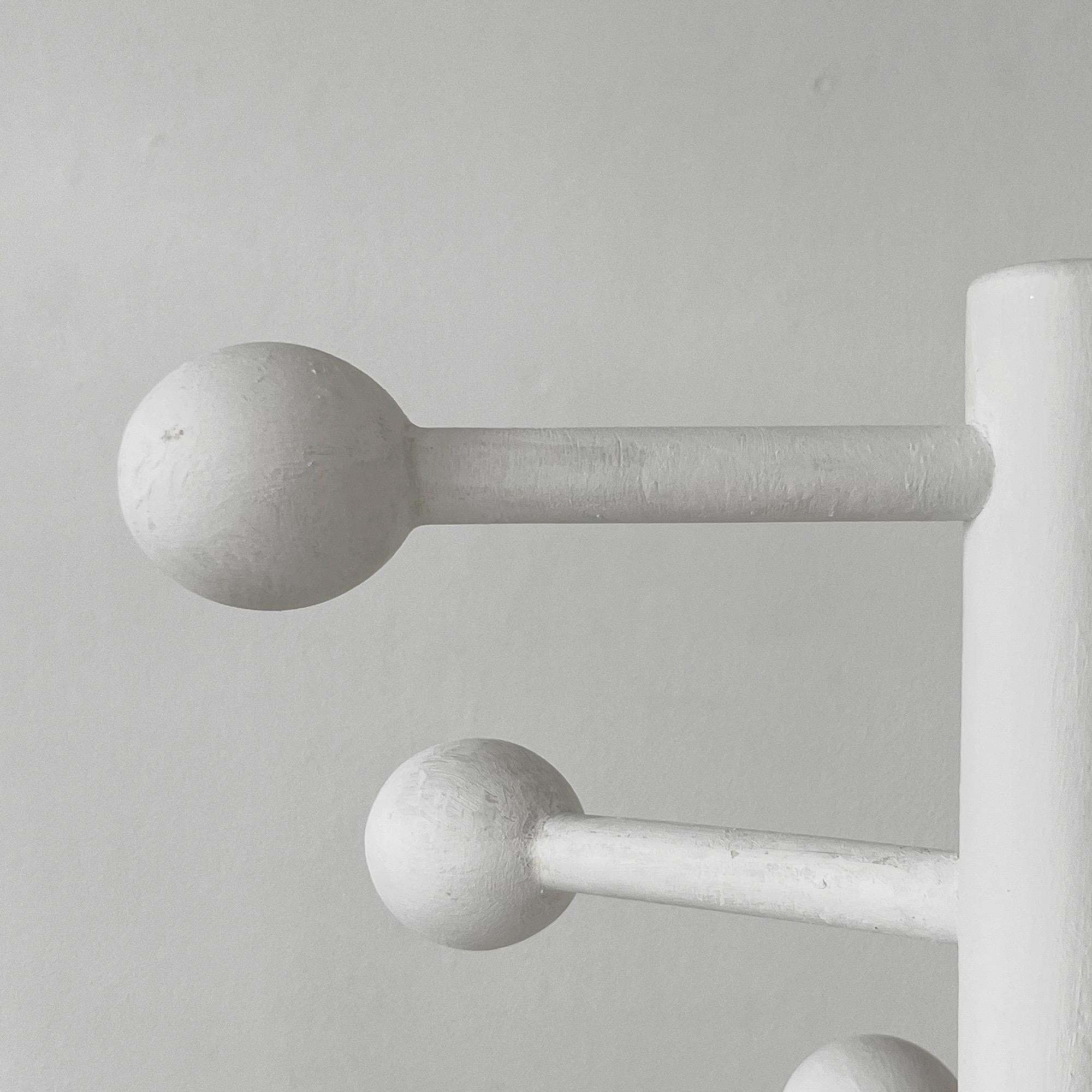 White lacquered wood coat rack 80s 3