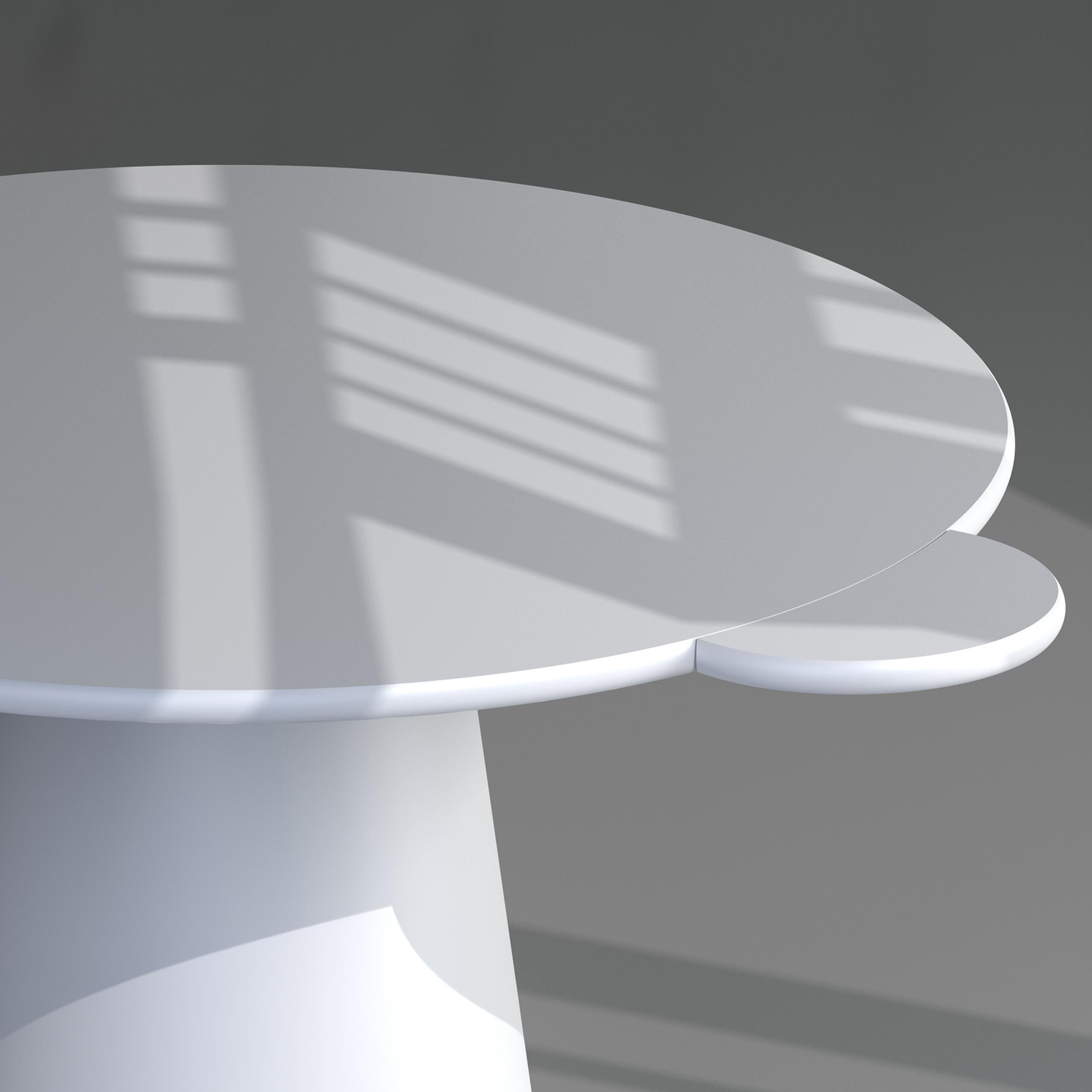 Moderne Table contemporaine Donald en bois laqué blanc de Chapel Petrassi en vente