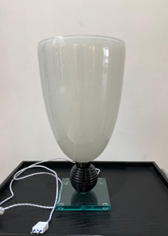Lampe blanche en verre de Murano