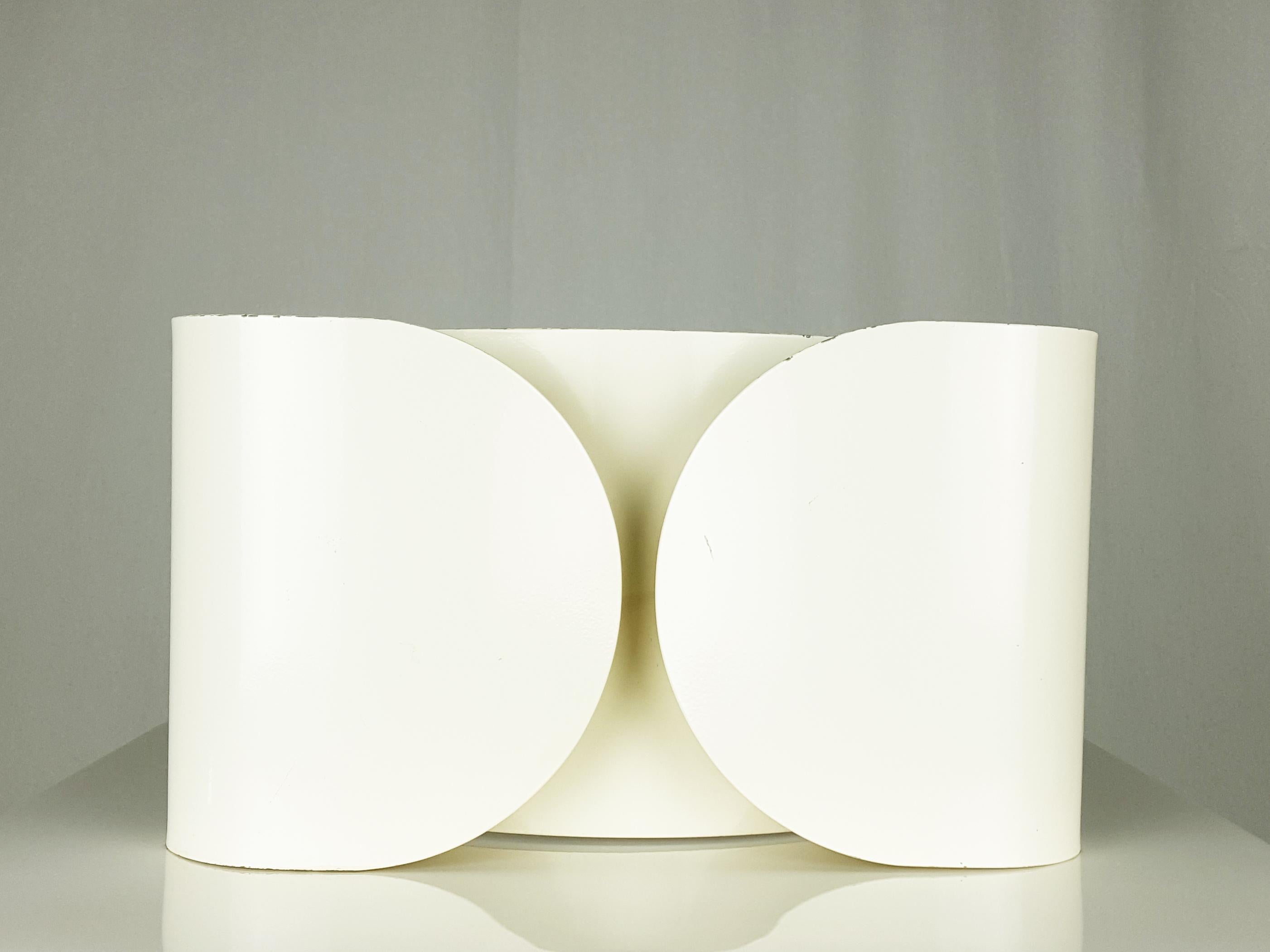 Space Age White Laquered Metal 2-Lights Sconce Foglio by Afra Tobia Scarpa for Flos, 1966 For Sale
