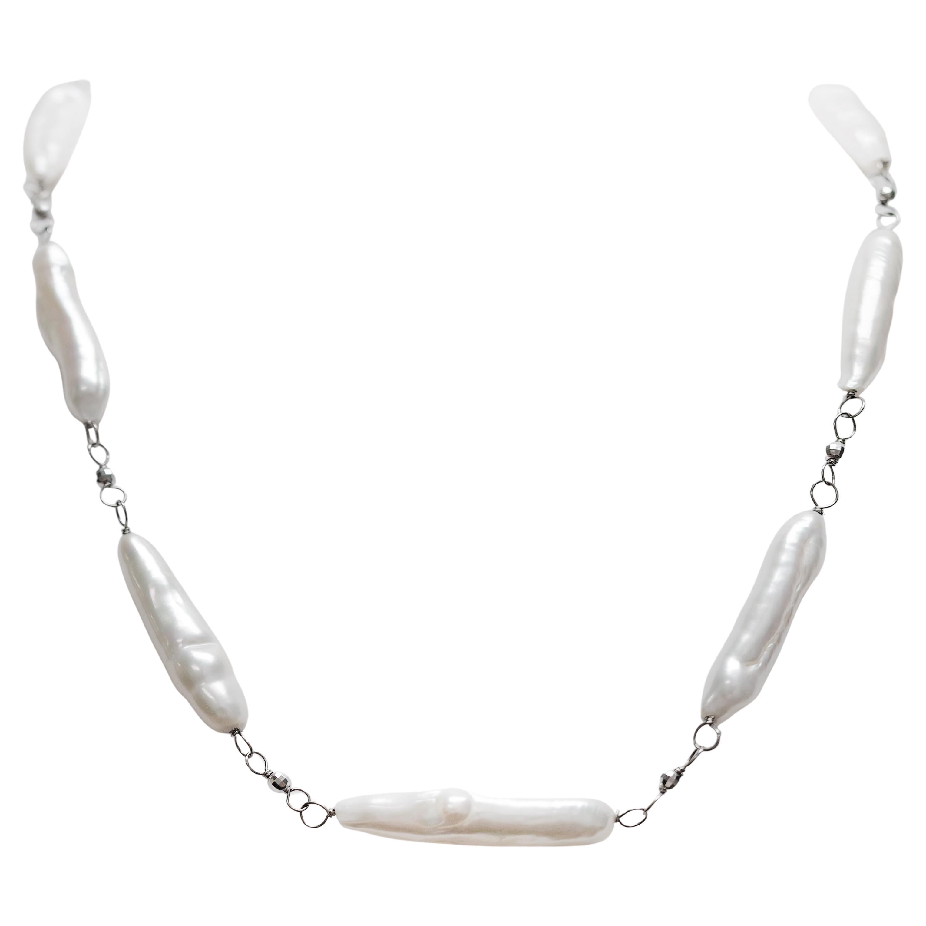 Collier de grosses perles bâtonnets Biwa blanches Paradizia en vente