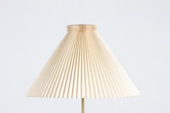 Lampadaire blanc Le Klint n° 351 d'Aage Petersen, Danemark, 1970