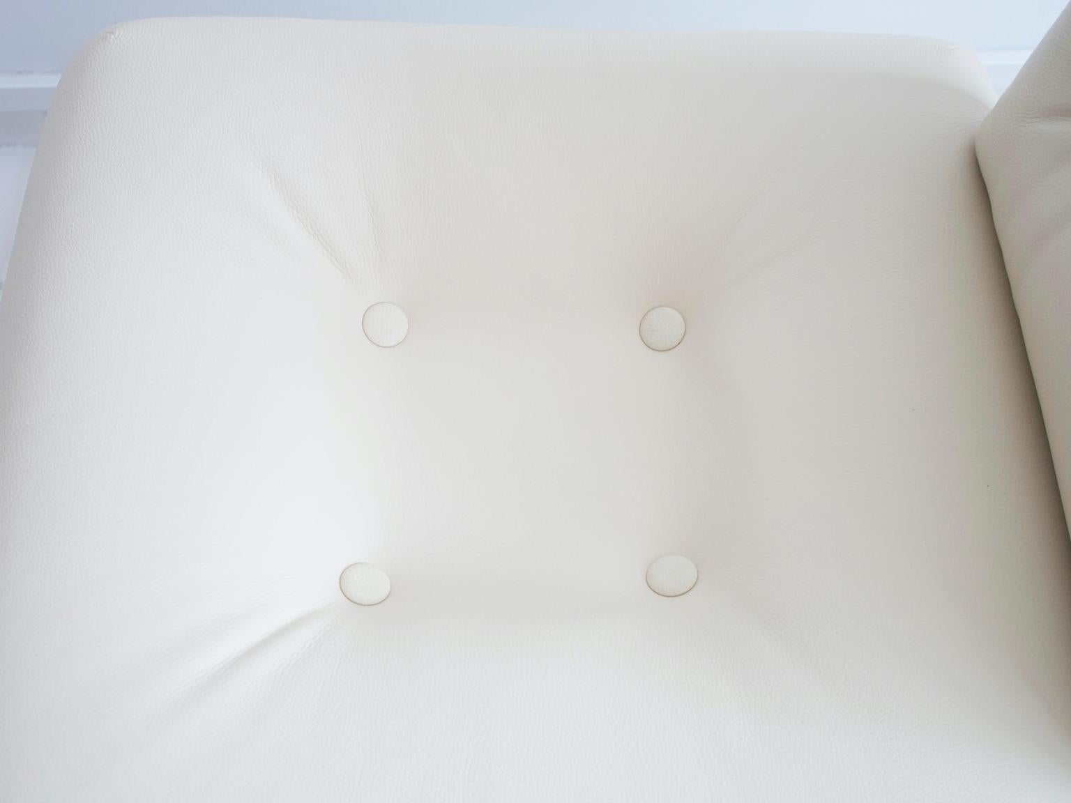 Alta Loungesessel und Ottomane aus weißem Leder von Oscar Niemeyer im Angebot 2