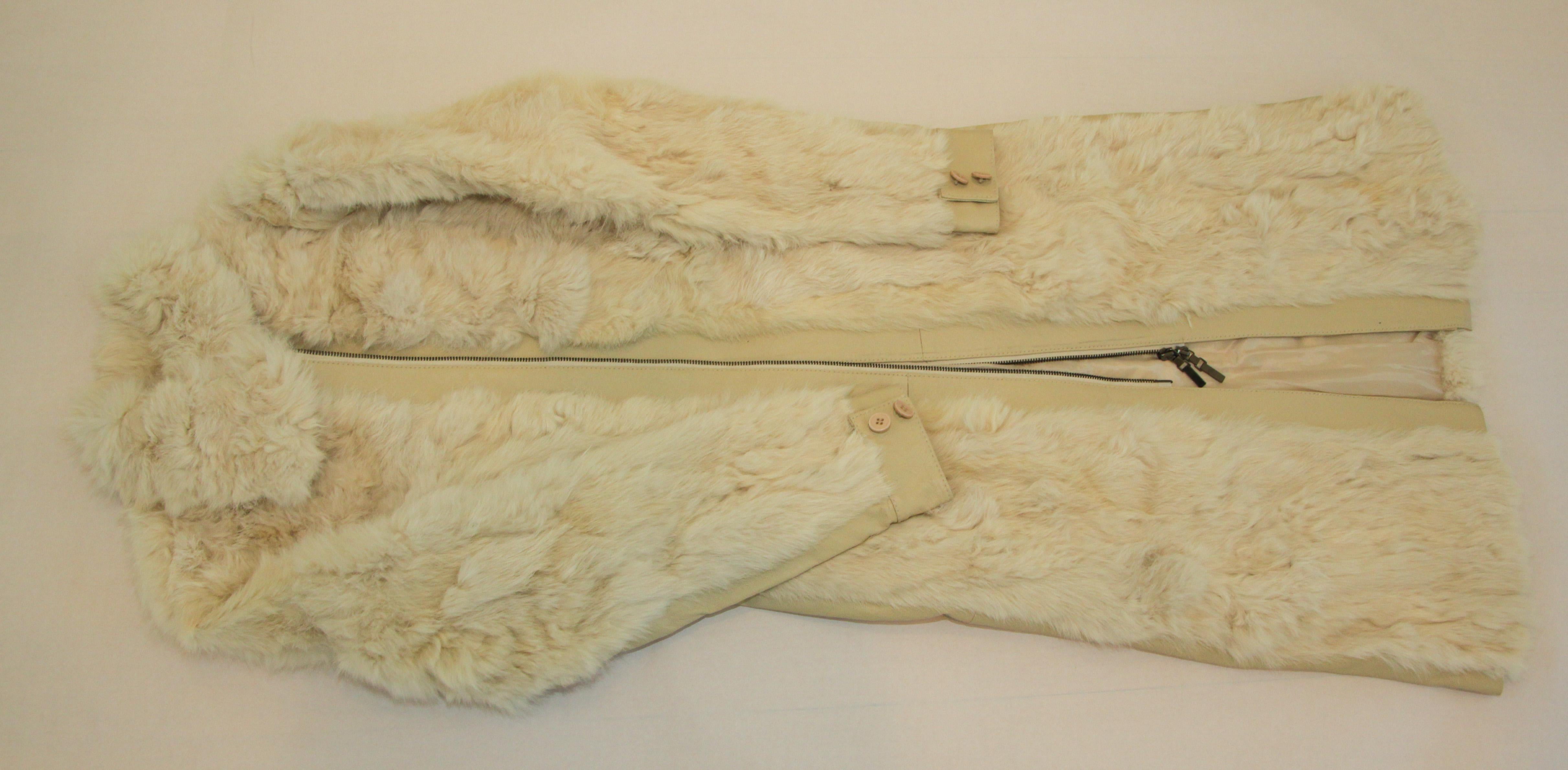 White Leather and Fur Vintage Coat with Zipper 1970's For Sale 12
