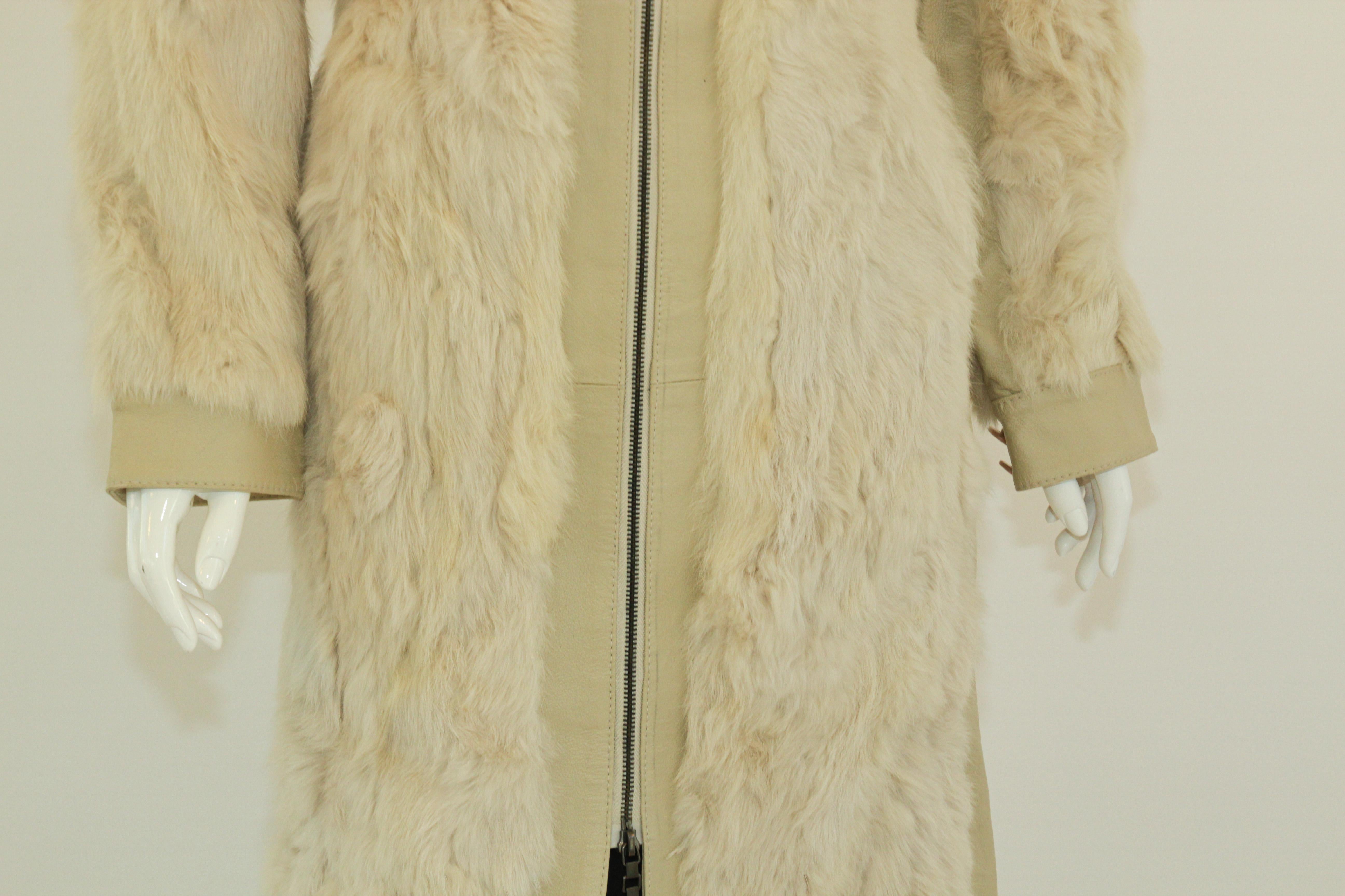 Manteau vintage en cuir et fourrure blanc avec fermeture éclair des années 1970 Bon état - En vente à North Hollywood, CA