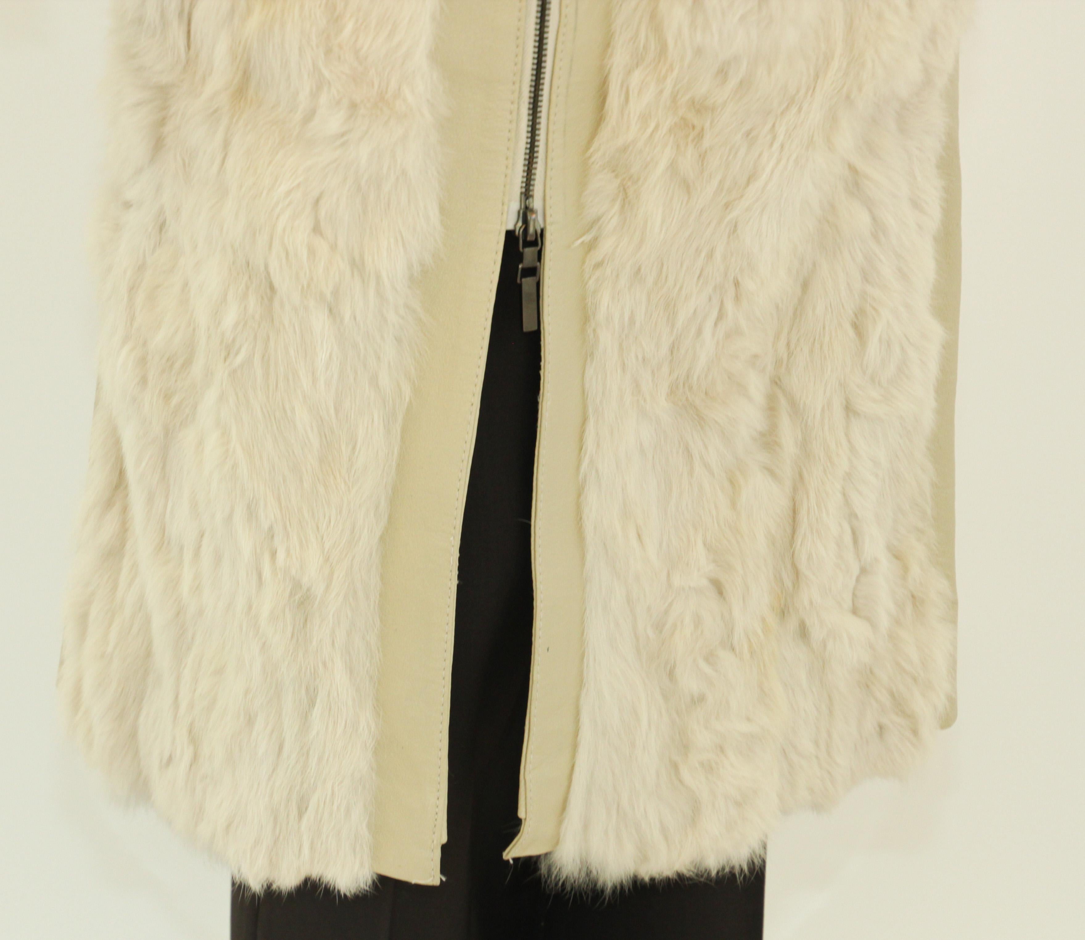 White Leather and Fur Vintage Coat with Zipper 1970's In Good Condition For Sale In North Hollywood, CA