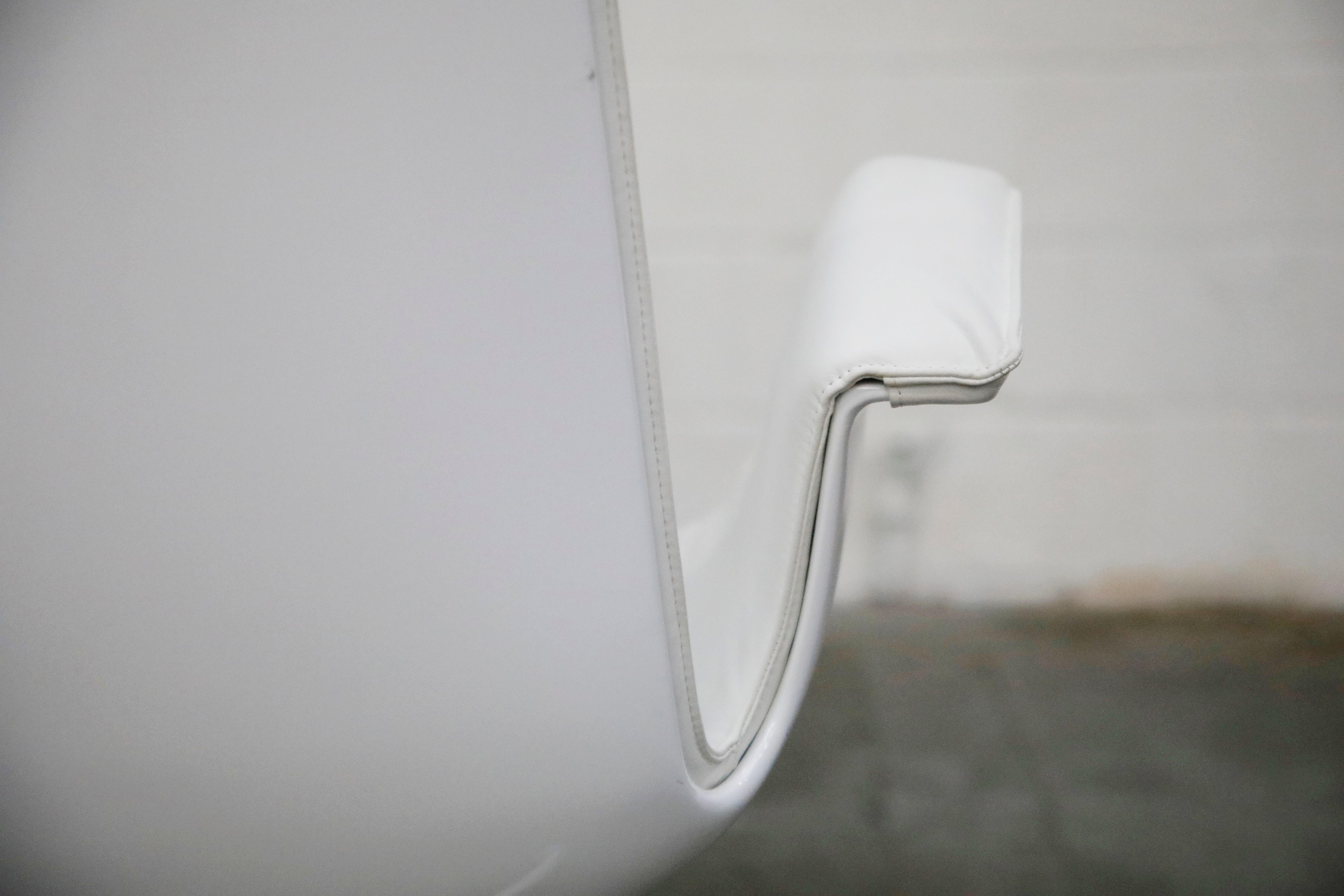 White Leather 'Bird' Swivel Chair by Preben Fabricius & Jørgen Kastholm, Signed 12