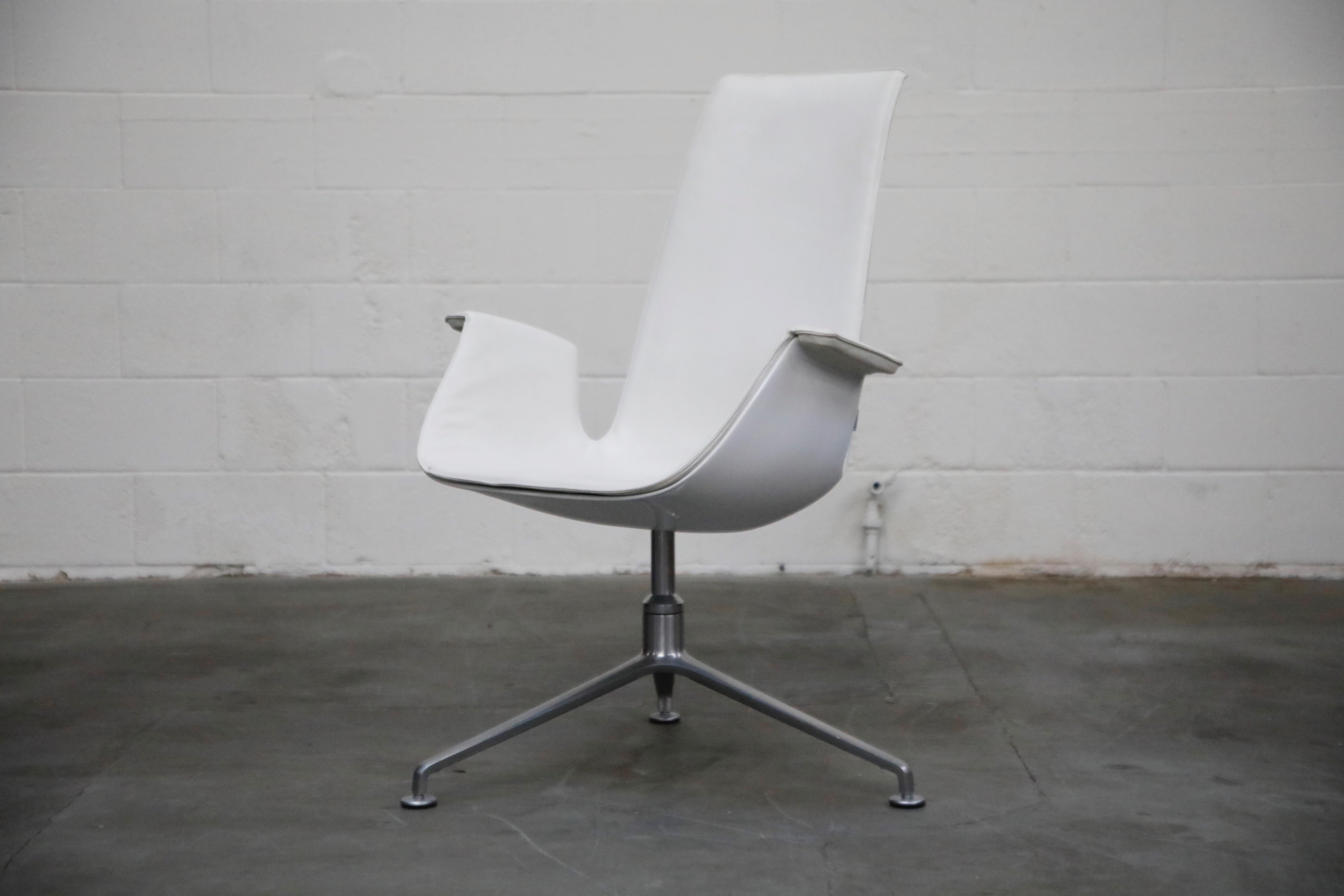 Mid-Century Modern White Leather 'Bird' Swivel Chair by Preben Fabricius & Jørgen Kastholm, Signed