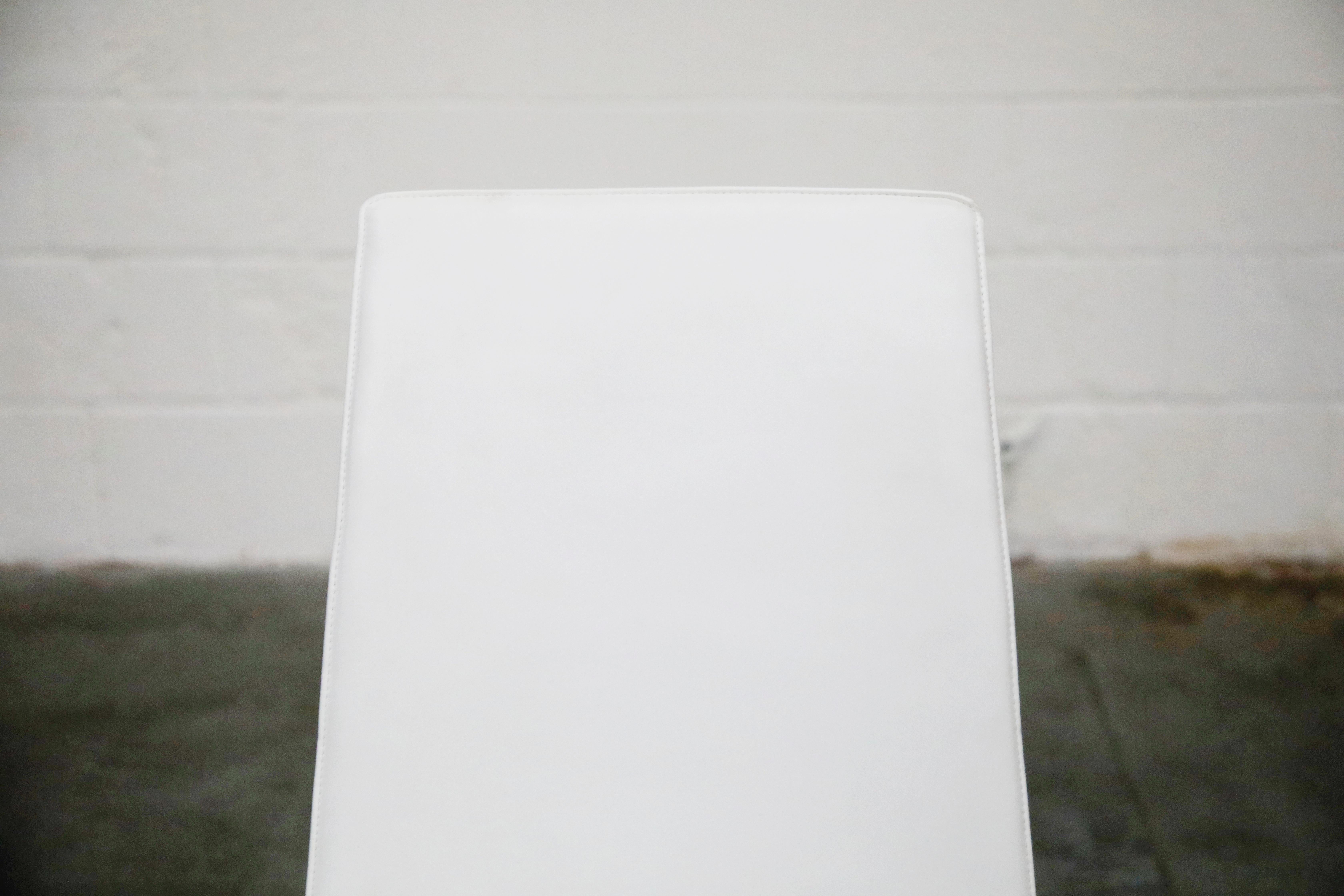 White Leather 'Bird' Swivel Chair by Preben Fabricius & Jørgen Kastholm, Signed 1
