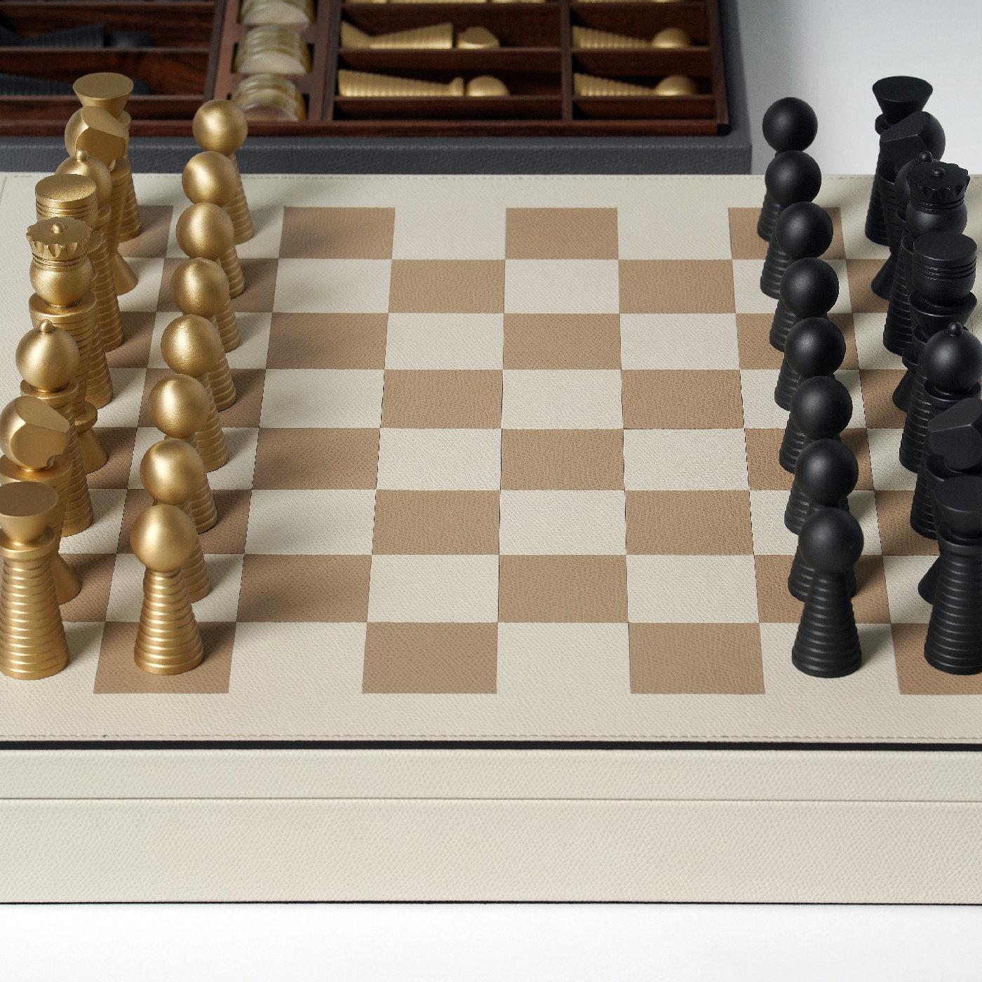 White Leather Chessboard In New Condition For Sale In Milan, IT