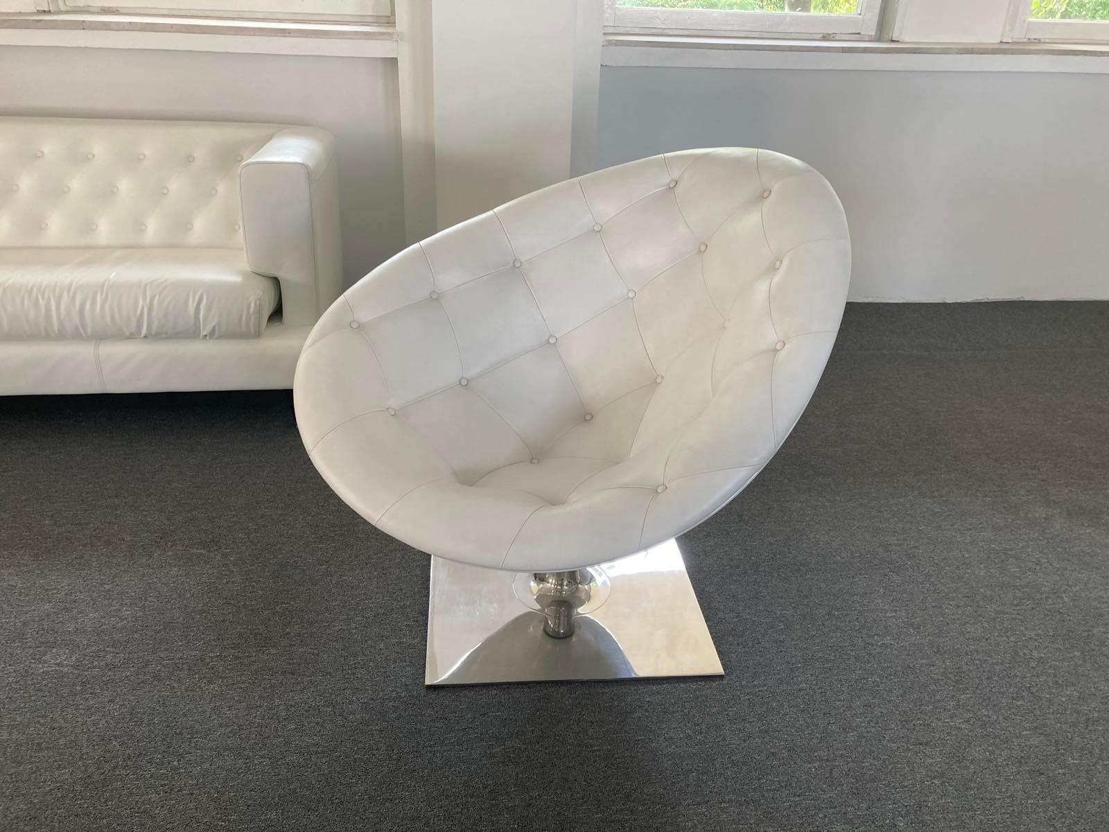 Drehsessel aus weißem Leder von Driade Moore von Philippe Starck, Italien im Angebot 1