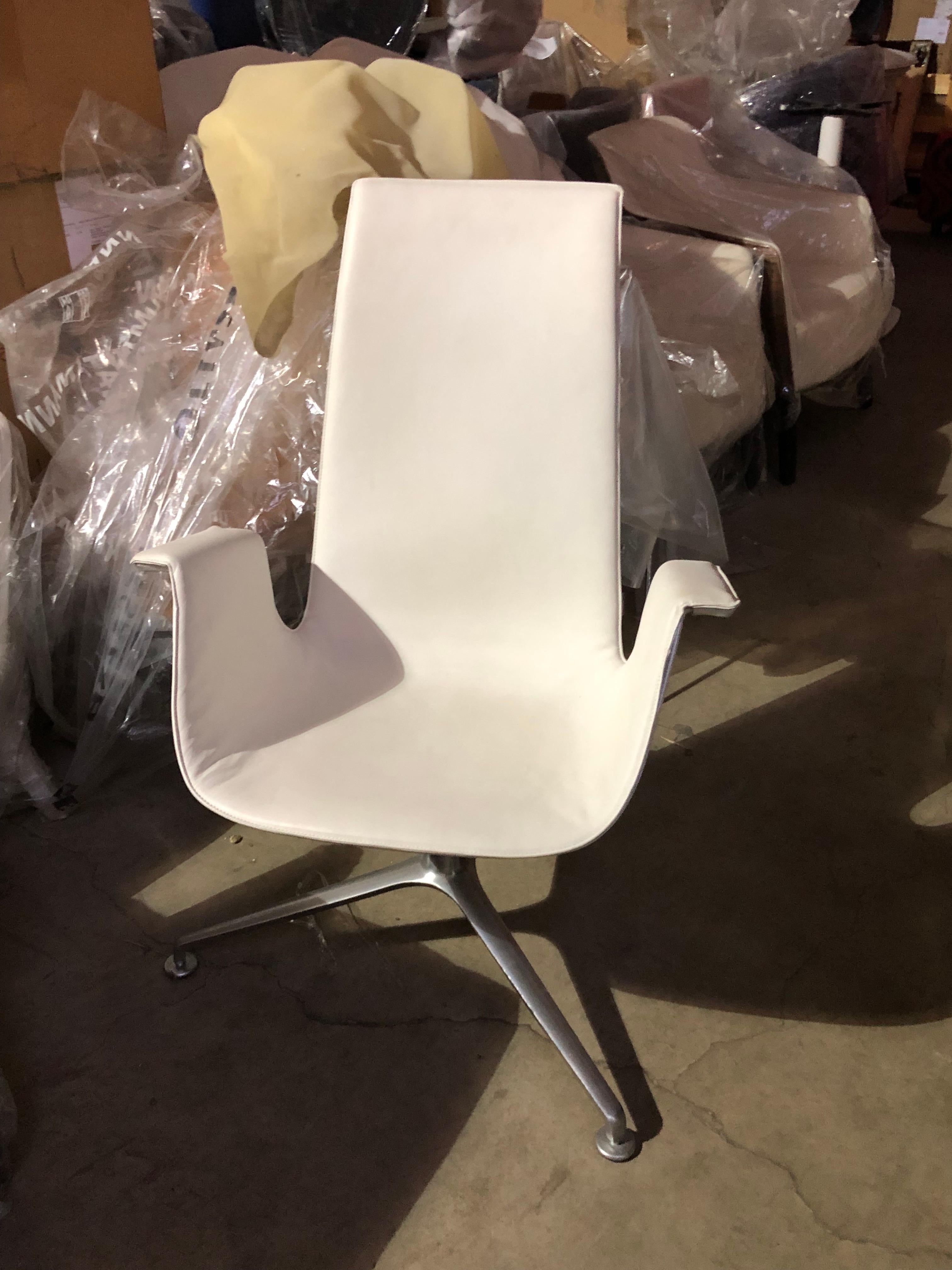 Contemporary Walter Knoll White Leather FK Bucket Chair with 3-Star Base