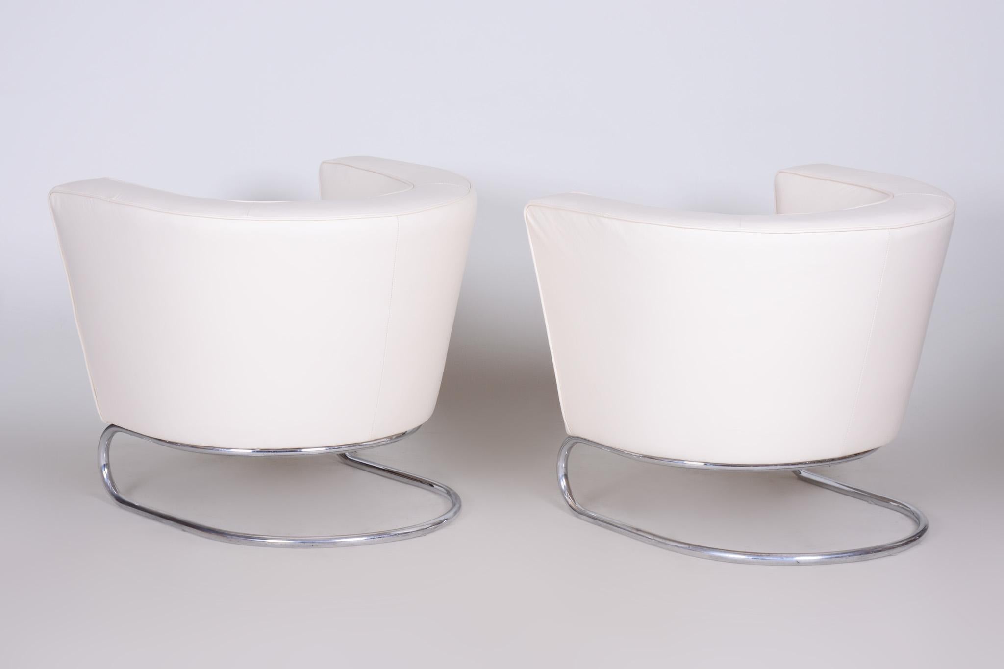 White leather Halabala armchairs made in 1930s Czechia - Fully restored im Angebot 8