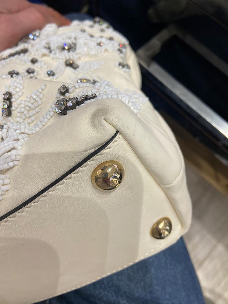 White leather handbag with rhinestone and beads embroideries Valentino Garavani For Sale 5