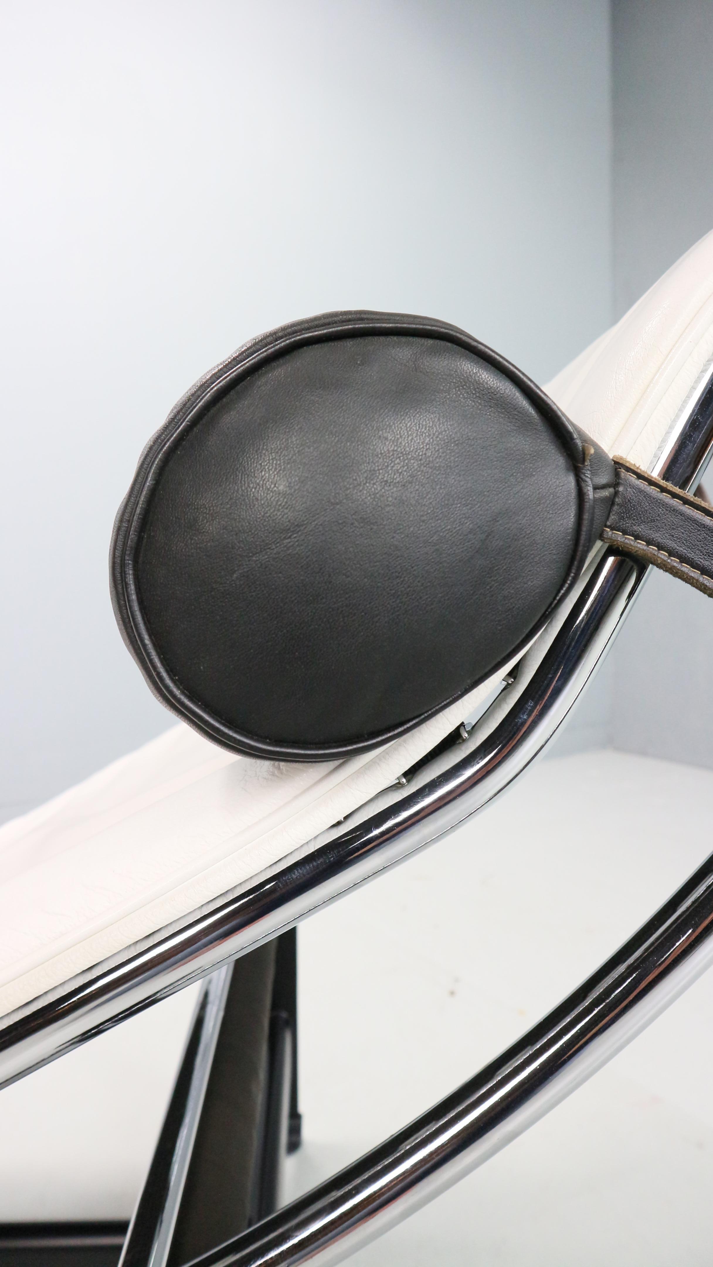 Chaiselongue aus weißem Leder LC4 von Le Corbusier für Cassina, 1960er Jahre im Angebot 3