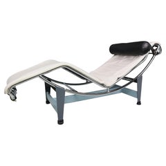 White leather LC4 chaise longue by Le Corbusier for Cassina, 1960s