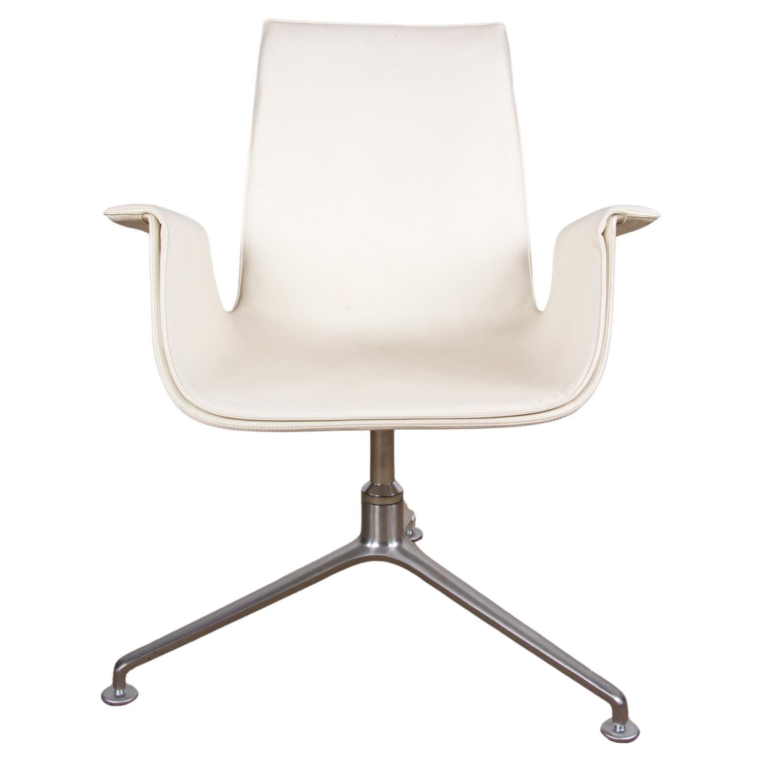 Weißer Leder-Bürostuhl "Tulip chair" von Preben Fabricius für Walter Knoll.